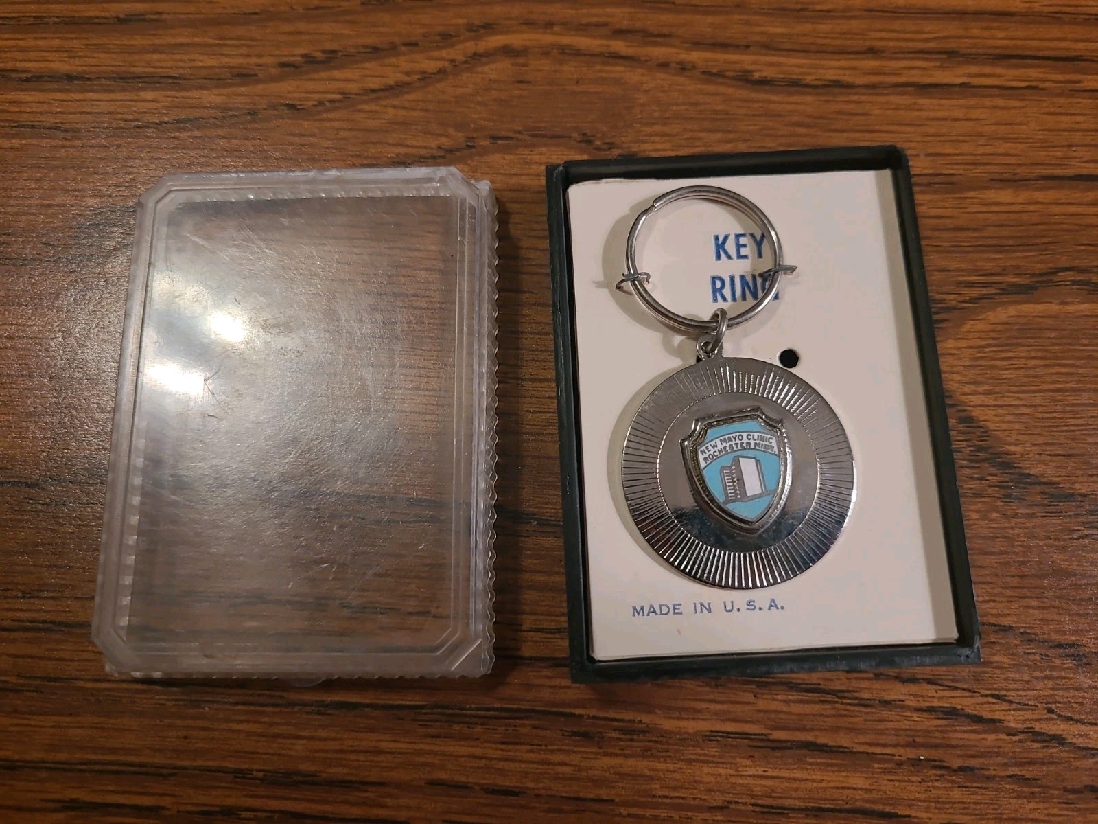 Vintage Mayo Clinic Rochester MN Souvenir Key Ring Keychain Fluted With Box