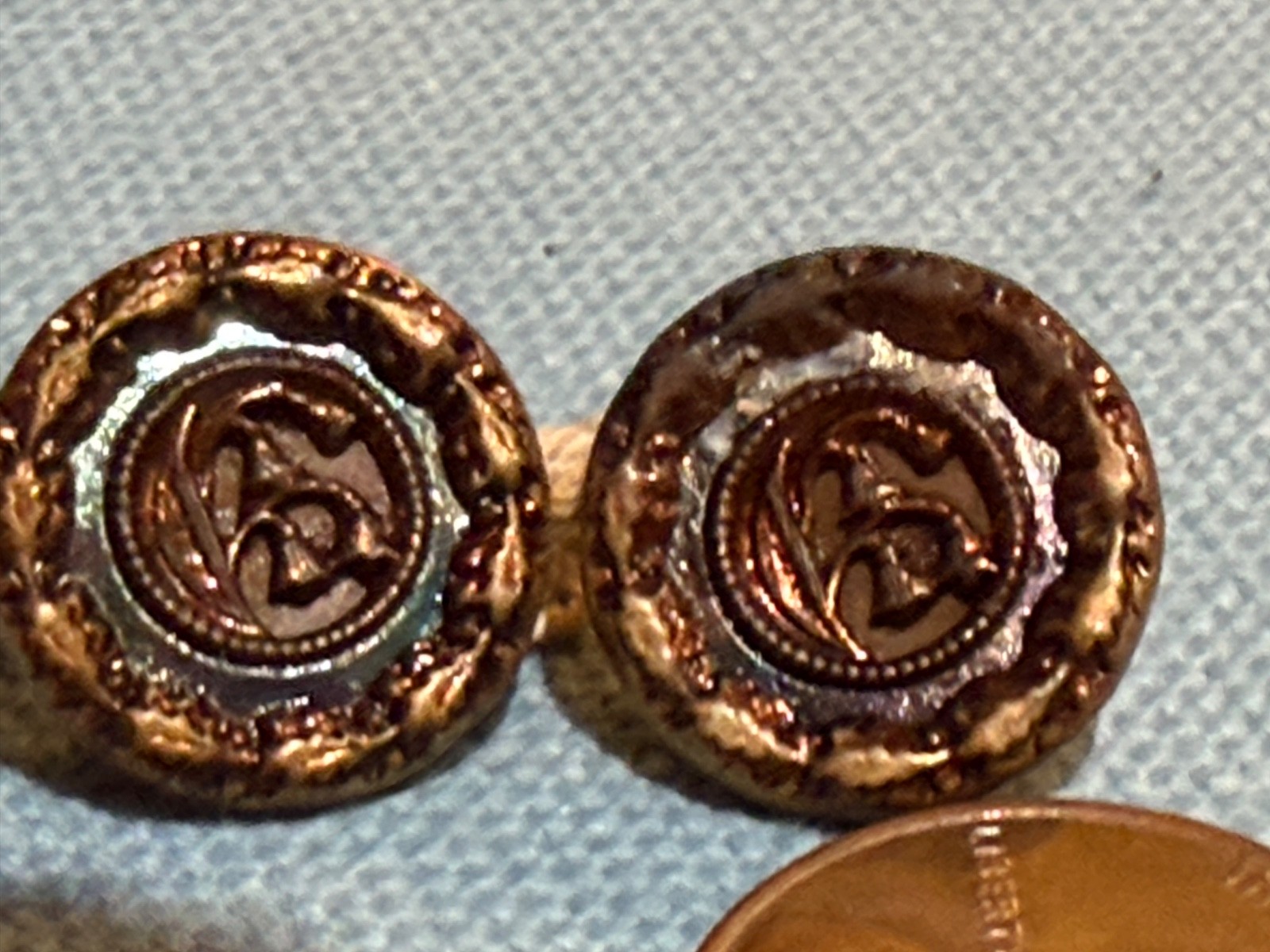 2 VTG Art Nouveau Mirror Twinkle Back Brass Floral Motif Buttons