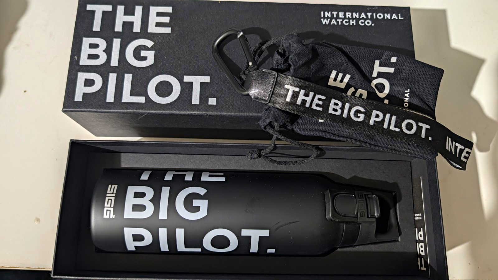 IWC Schaffhausen The Big Pilot SIGG Water Bottle Box Bag Strap Collectible IWC Schaffhausen The Big Pilot SIGG Water Bottle Box Bag Strap Collectible