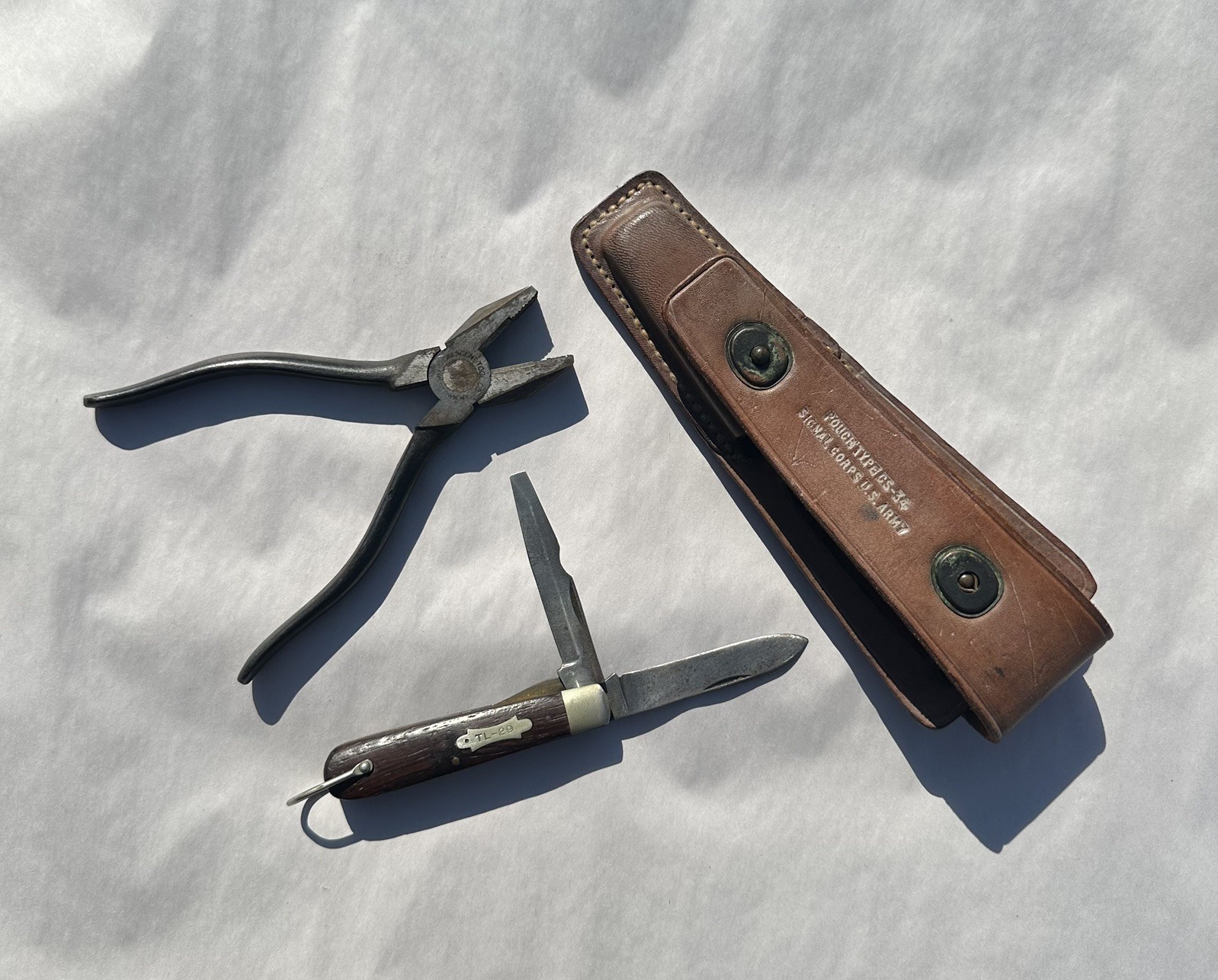 Vintage 1950s Korean War Era Lineman’s Pliers with T‑29 Pocket Knife in Leather 