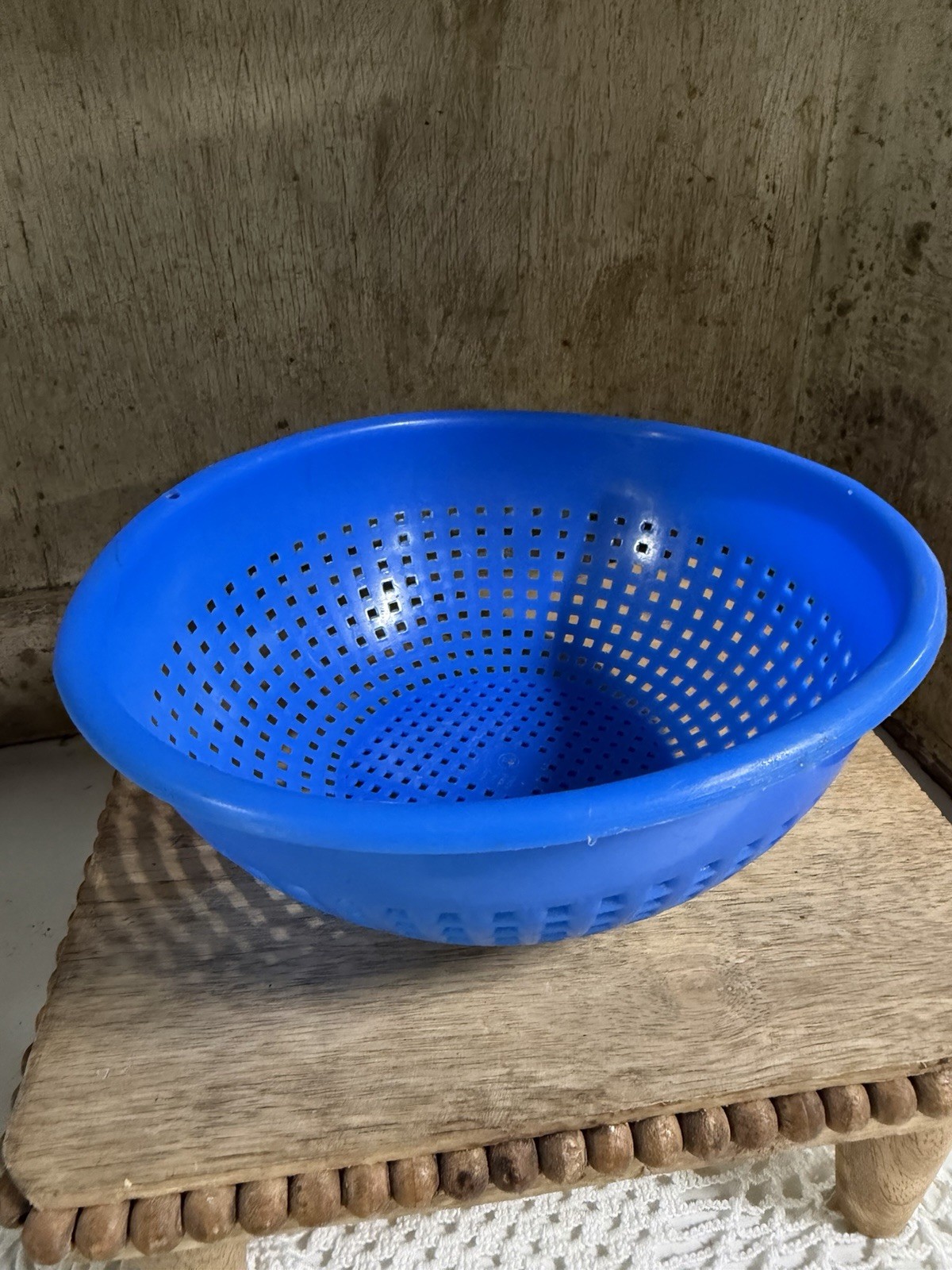 Vintage Blue Plastic Colander Vintage Blue Plastic Colander
