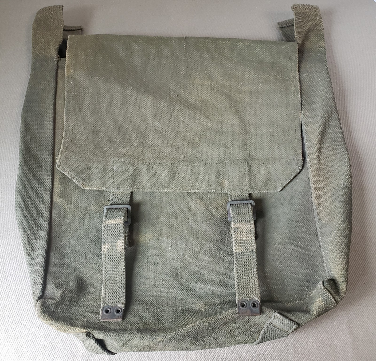ORIGINAL WWII BRITISH CANADIAN P1937 FIELD PACK BACKPACK (MISSING STRAPS)