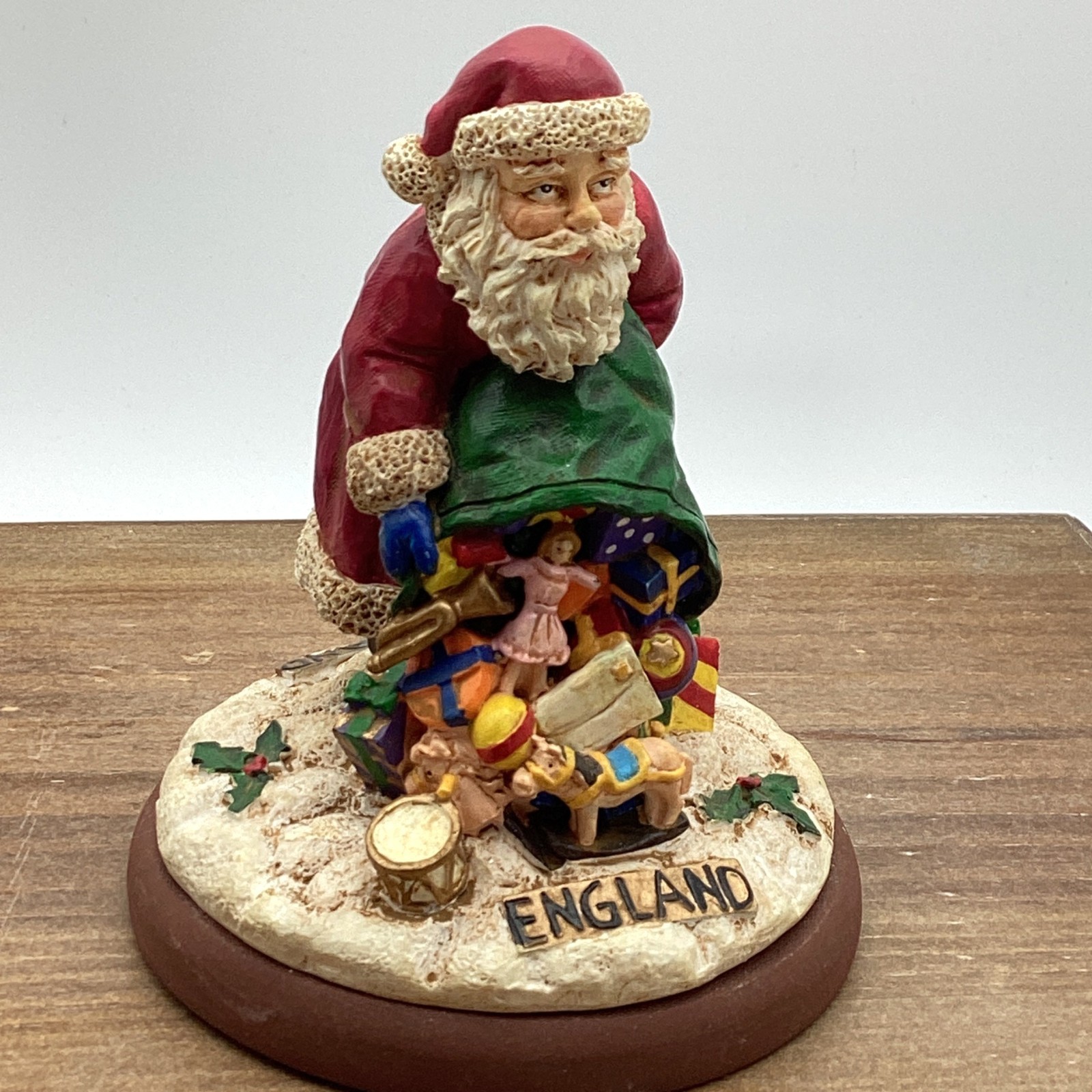 Vintage 1998 Shaker Hearth Santa Claus Gifts & Presents Cookie Press England