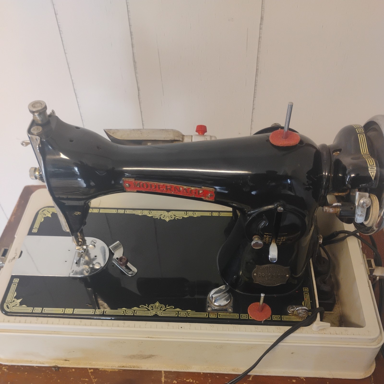  Deluxe Precision Modern Electric Sewing Machine vintage , working  