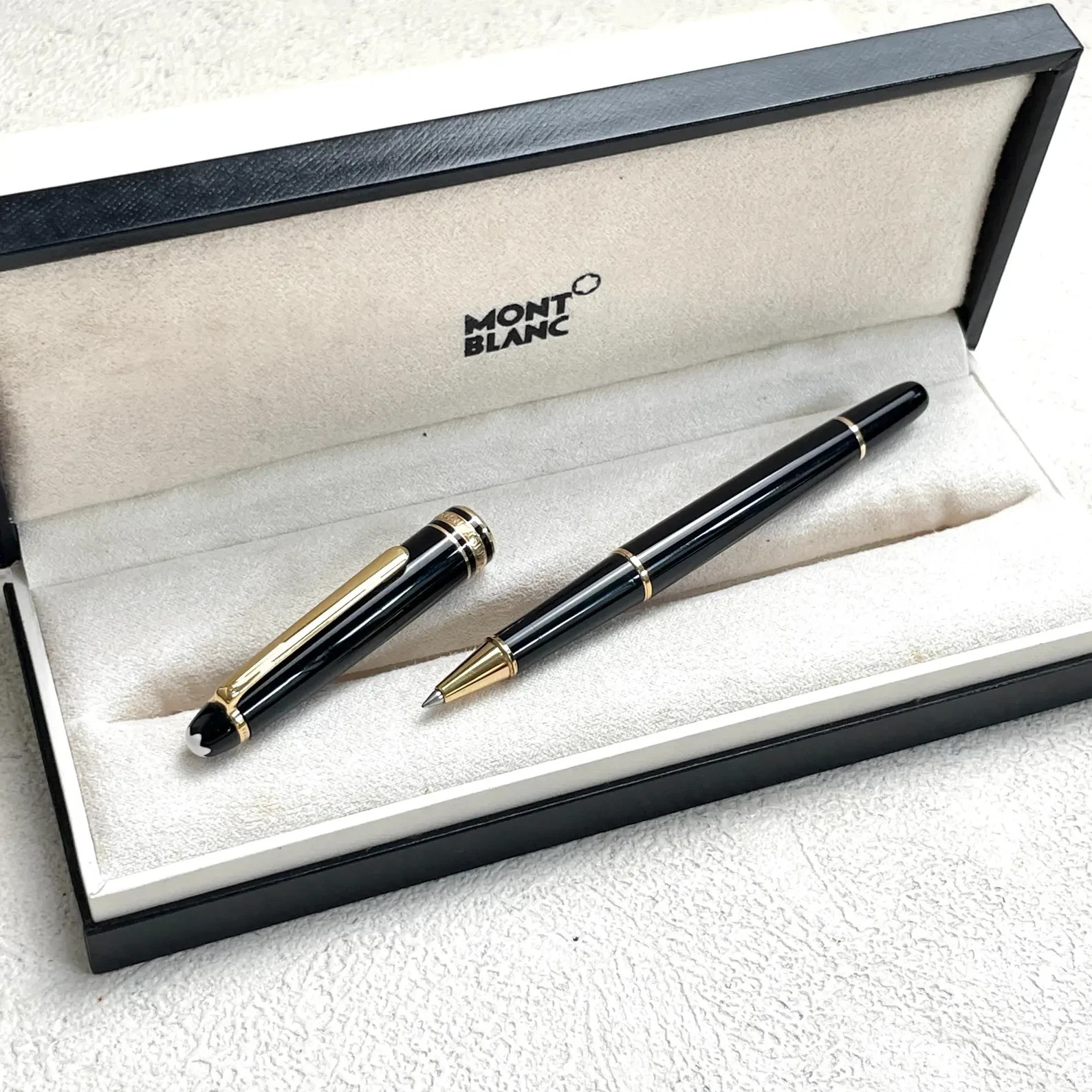 Authentic Montblanc Meisterstuck Classique 163 Rollerball Pen Gold Trim BS255