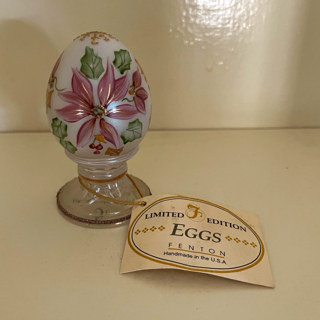 Fenton 1997 Limited Edition Poinsettia Egg