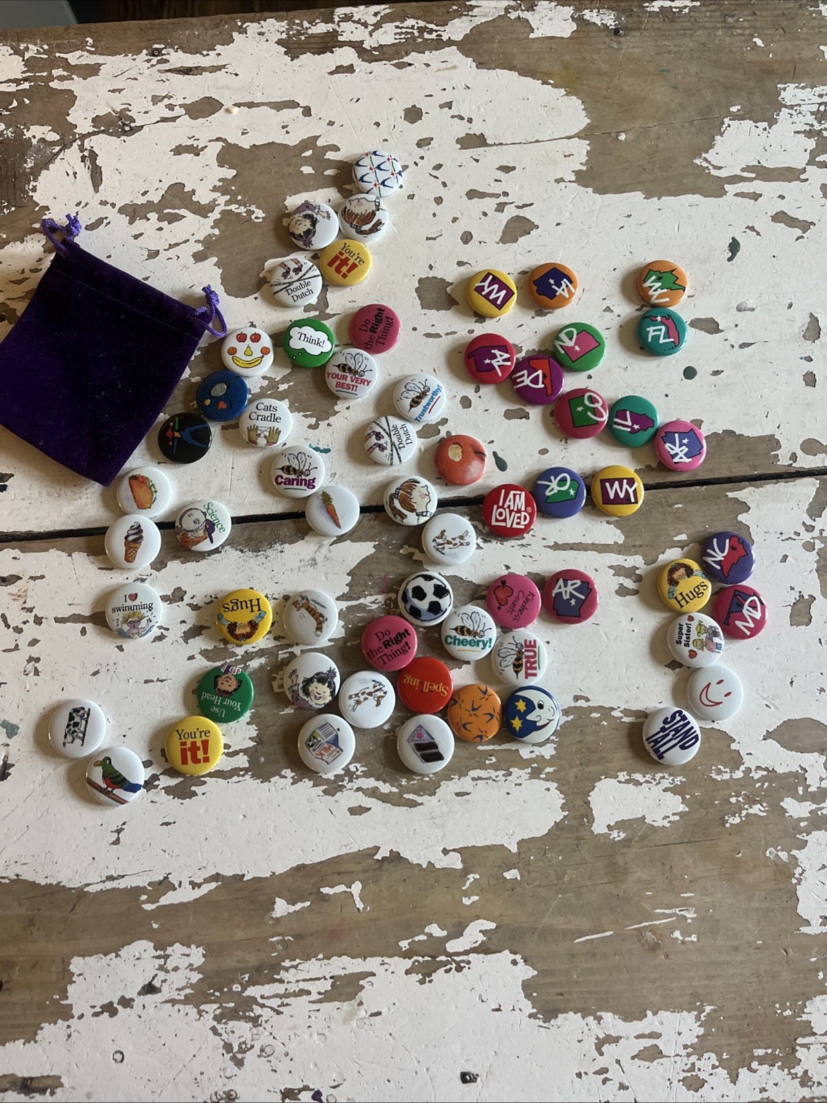 Lot of 62 Vintage American Girl Grin Pins Pleasant Company 1990s Collectibles Lot of 62 Vintage American Girl Grin Pins Pleasant Company 1990s Collectibles