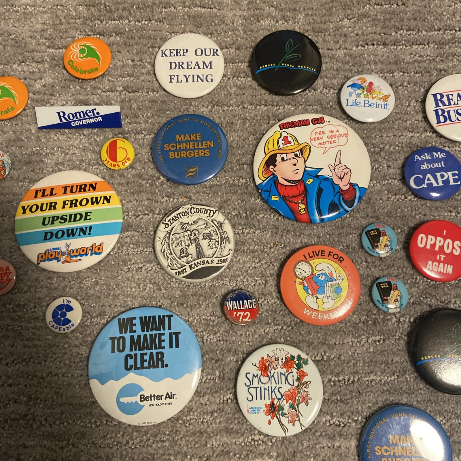 Lot 30+ Vintage Pin Back Buttons: Political, Religion, Smurf’s, Sports, History Lot 30+ Vintage Pin Back Buttons: Political, Religion, Smurf’s, Sports, History