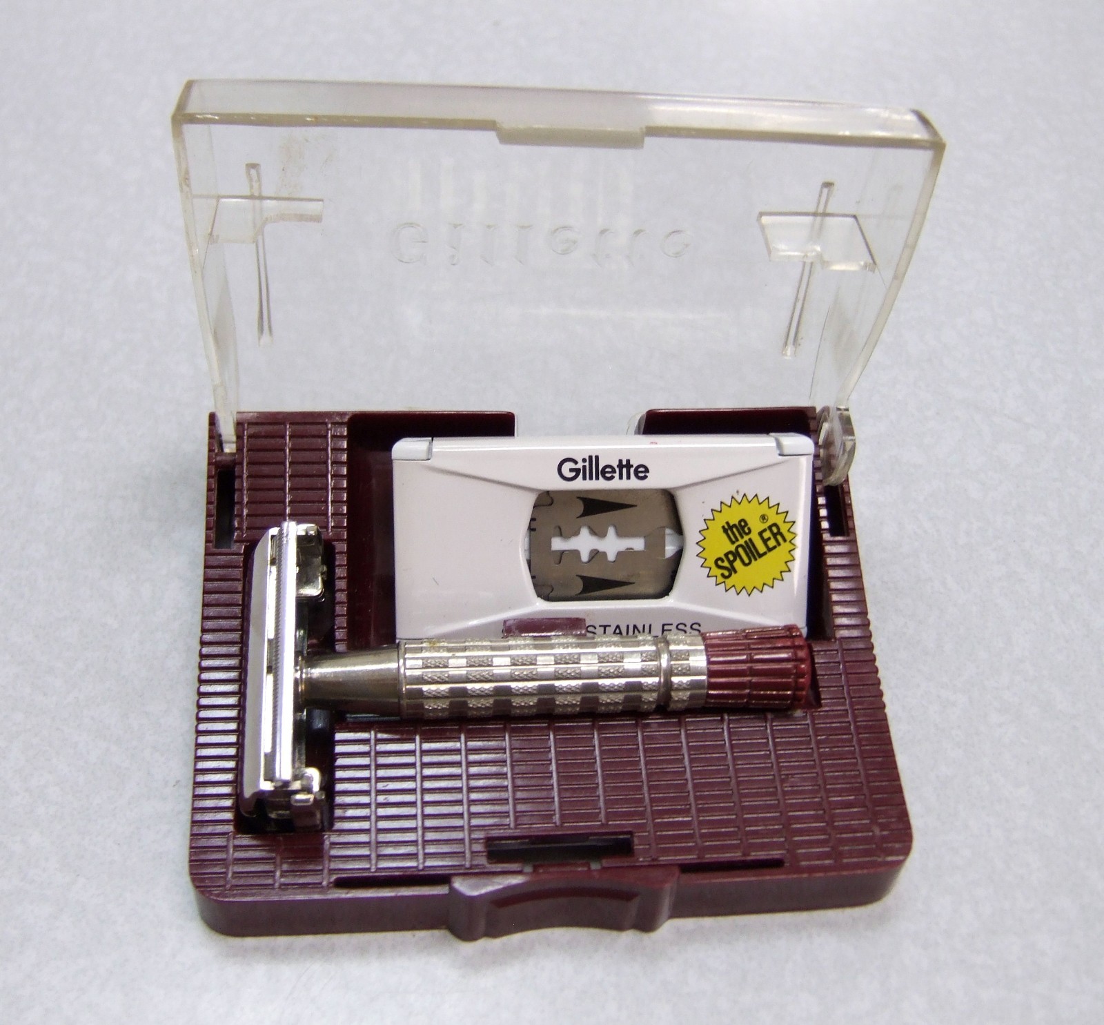 Vintage A-4 1955 Gillette Red Tip DE Safety Razor Set Vintage A-4 1955 Gillette Red Tip DE Safety Razor Set