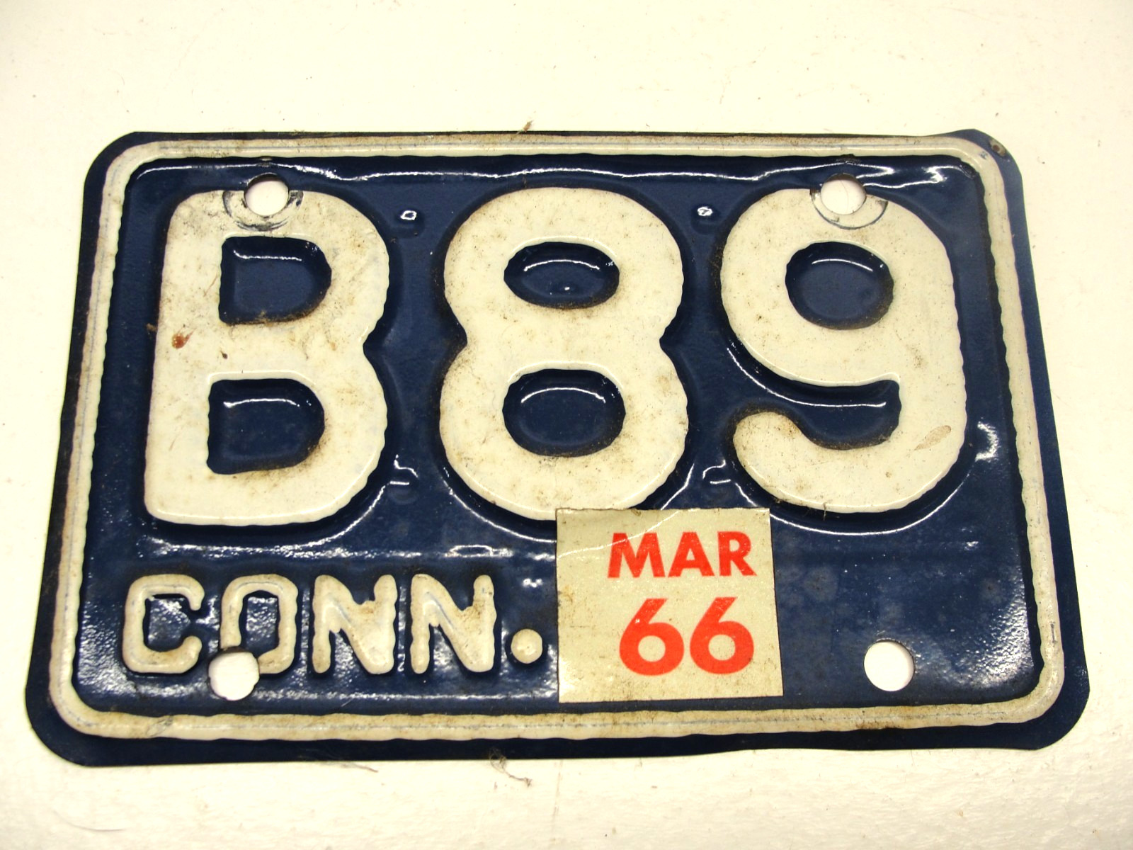 VINTAGE 1966 CONNECTICUT CONN MOTORCYCLE LICENSE PLATE B89
