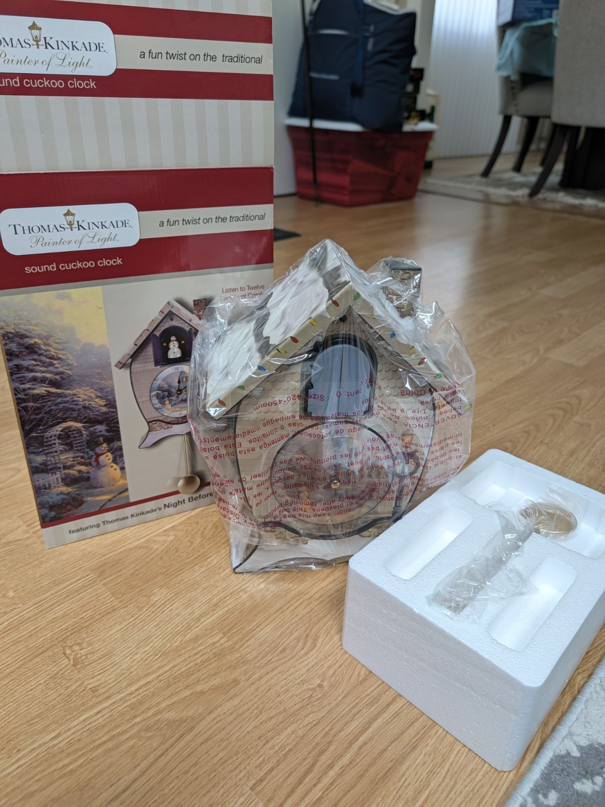 Thomas Kinkade Painter of Light Night Before Christmas Sound Cuckoo Clock New