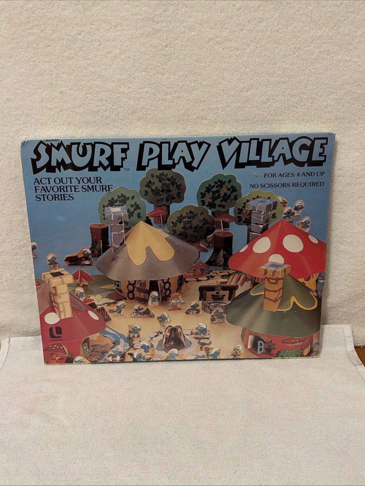 Vintage SMURF Play Village 1981 Peyo Lakeside #5310 NEW SEALED 