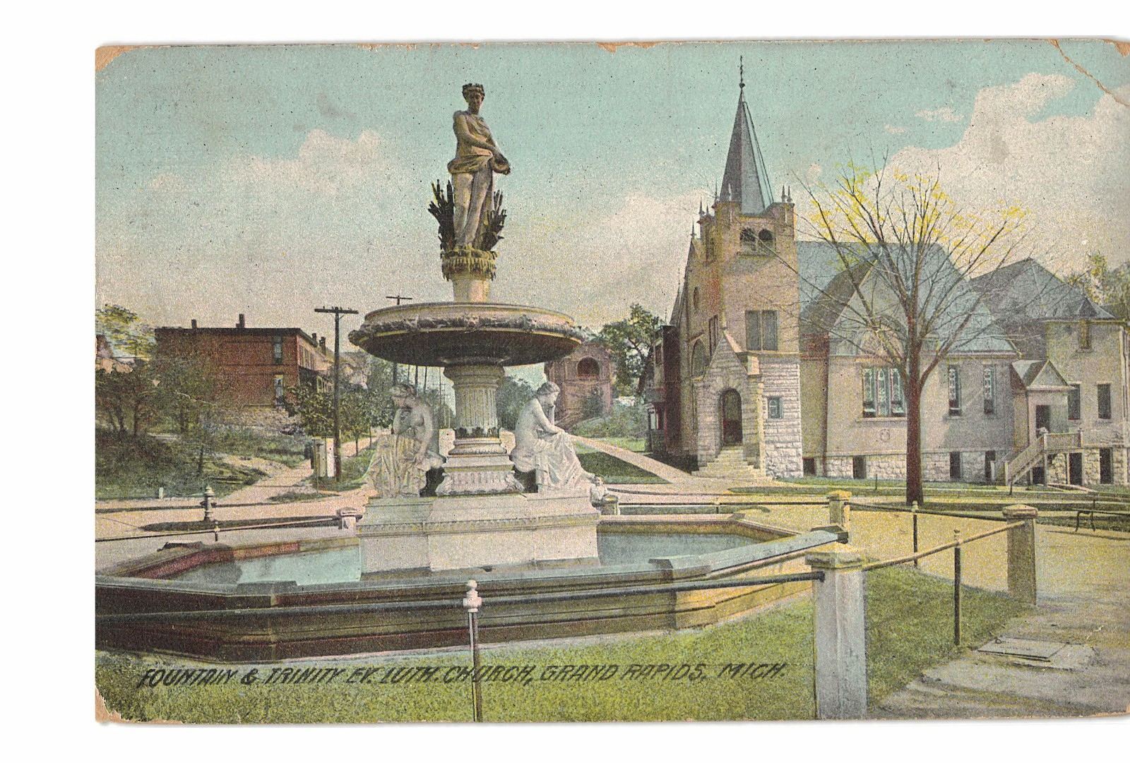 OLD POSTCARD FOUNTAIN & TRINITY EV LUTHERAN CHURCH GRAND RAPIDS MICHIGAN
