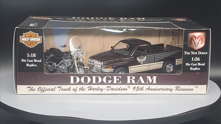 Harley/Dodge Ram 95th Anniversary Diecast FLHR Road King