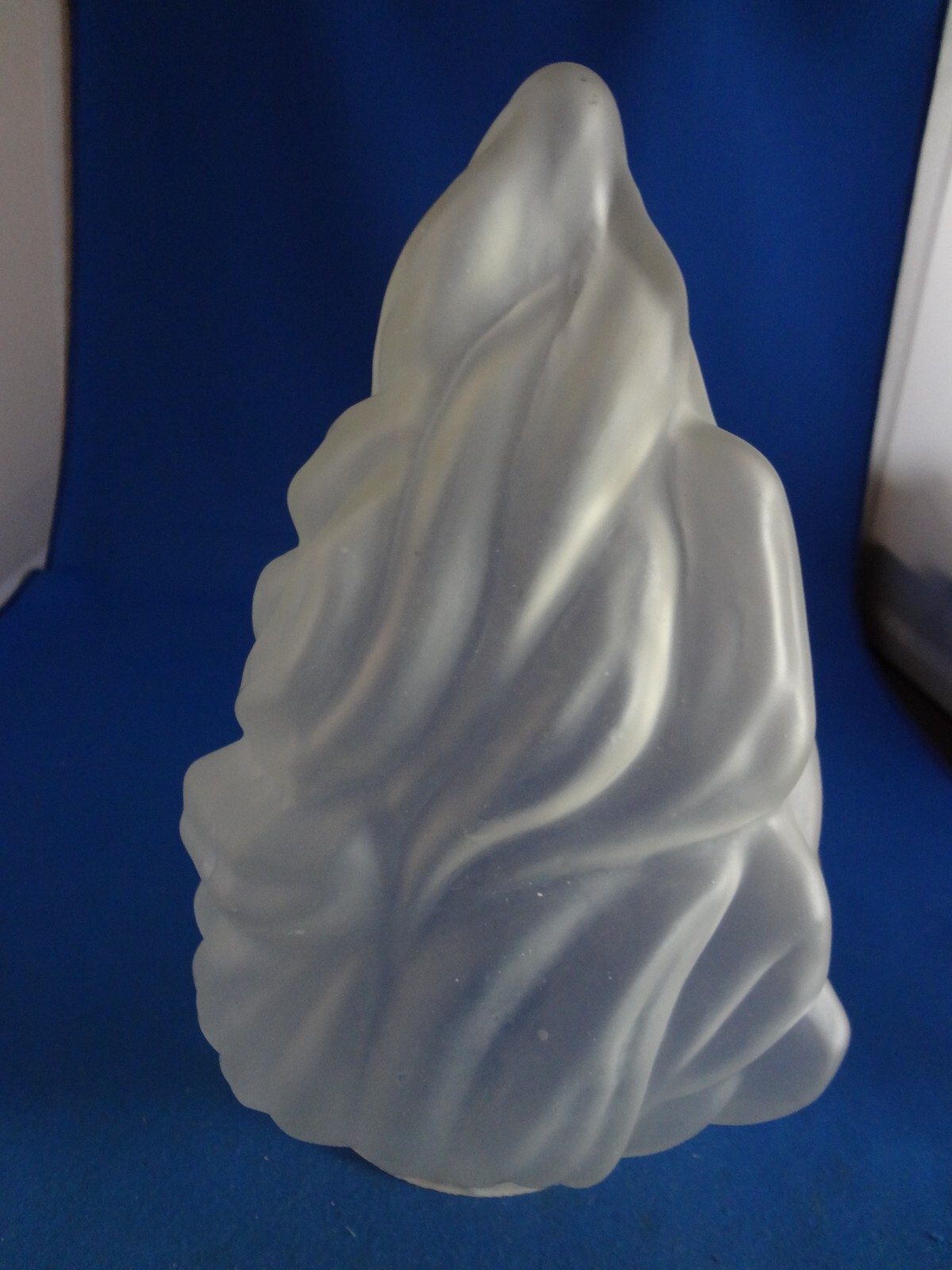 DEFECTIVE Vintage 8 Tall Satin Art Deco Flame Glass Shade With 3 18 Fitt G3D