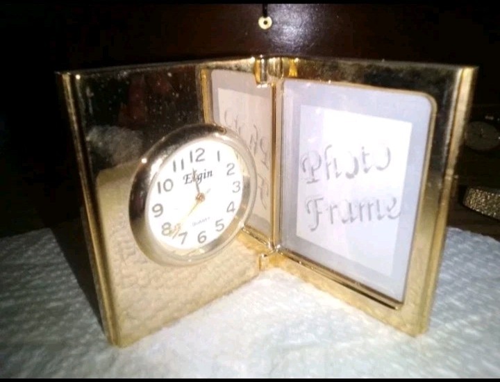 Vintage Elgin Miniature Clock With Photo Frame Vintage Elgin Miniature Clock With Photo Frame