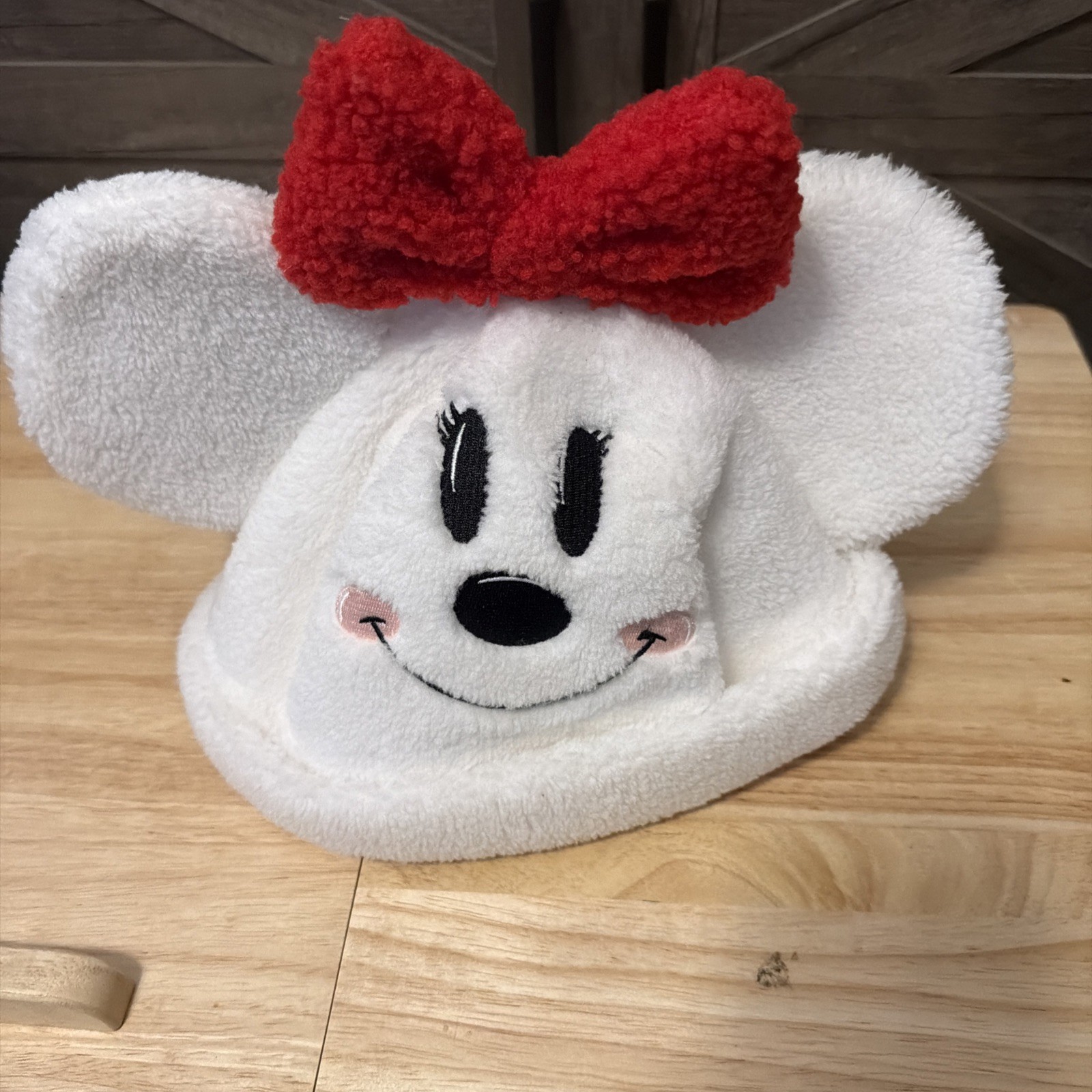 Disney Cakeworthy Minnie Snowman Winter Sherpa Ear Adult Hat 2024 New w/o Tags