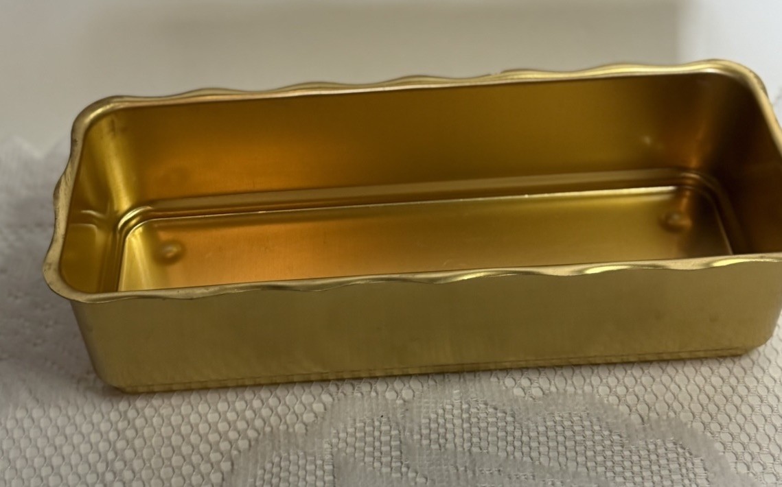 Vintage Mirro Gold Aluminum Loaf Pan 2077 KM Scalloped Edge USA