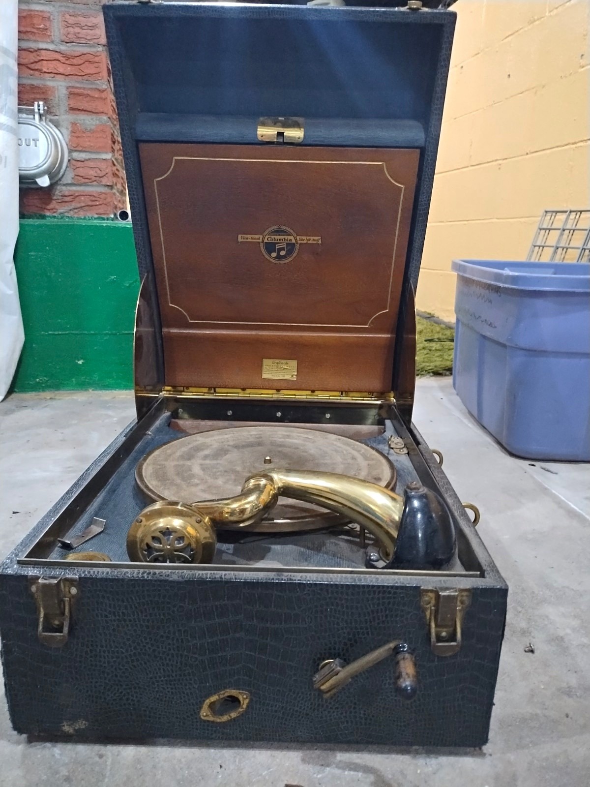 Columbia Phonographs Grafonola Wind-Up Suitcase Phonograph w/ Black Case Columbia Phonographs Grafonola Wind-Up Suitcase Phonograph w/ Black Case