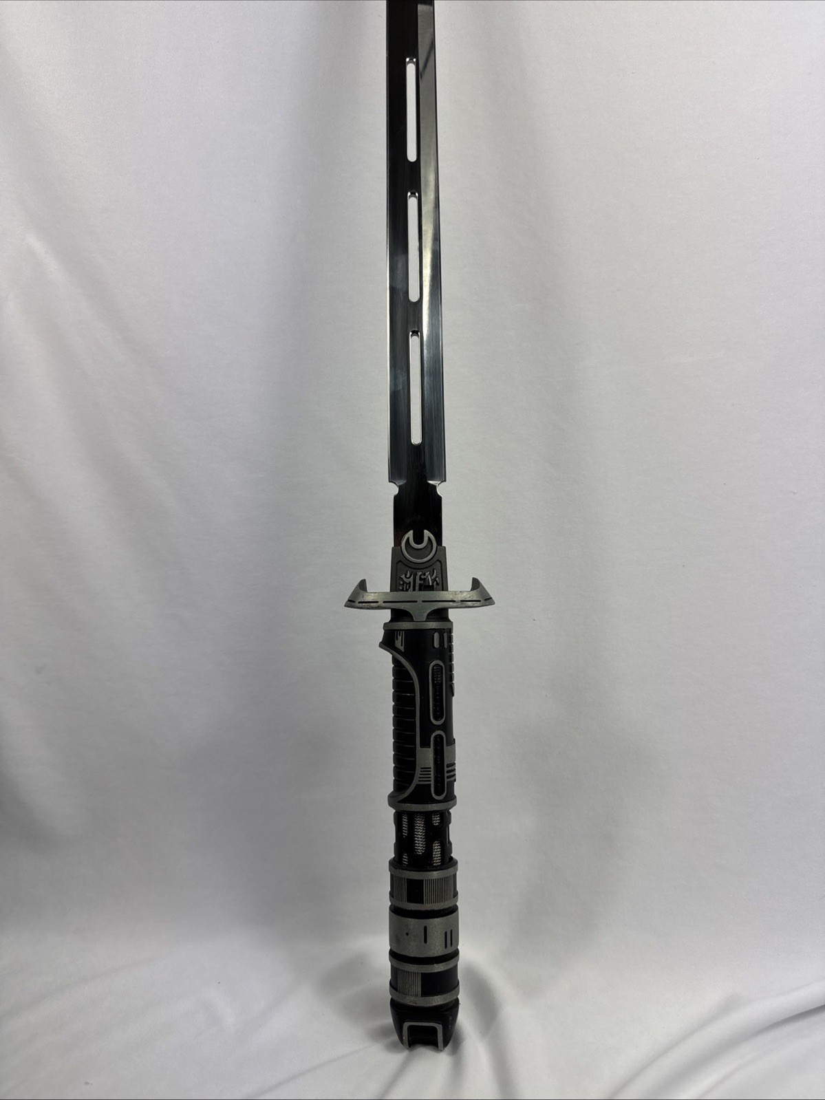 United Cutlery Samurai 3000 Lightsaber Hilt Futuristic Ninja Sword UC1259 United Cutlery Samurai 3000 Lightsaber Hilt Futuristic Ninja Sword UC1259