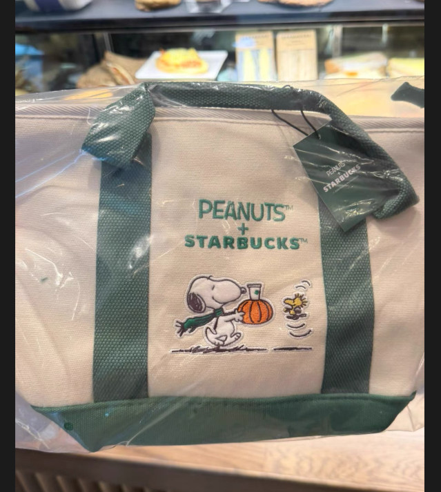 Authentic Peanuts x Starbucks 2026 Snoopy Tote Bag Limited Edition