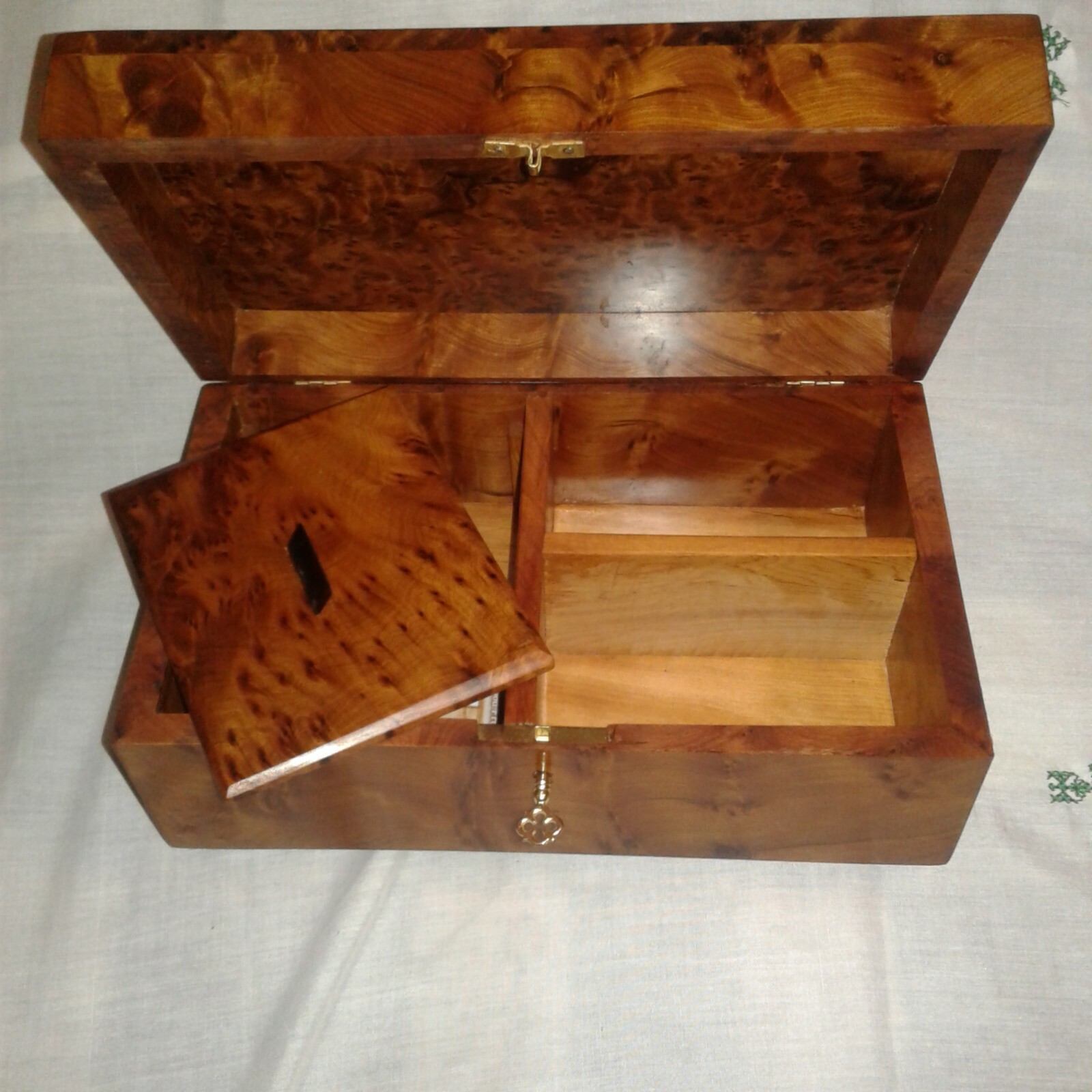 240MM Wooden Jewelry Box Made Thuya Burl,Lockable Wood Chest Box With 3 Storage