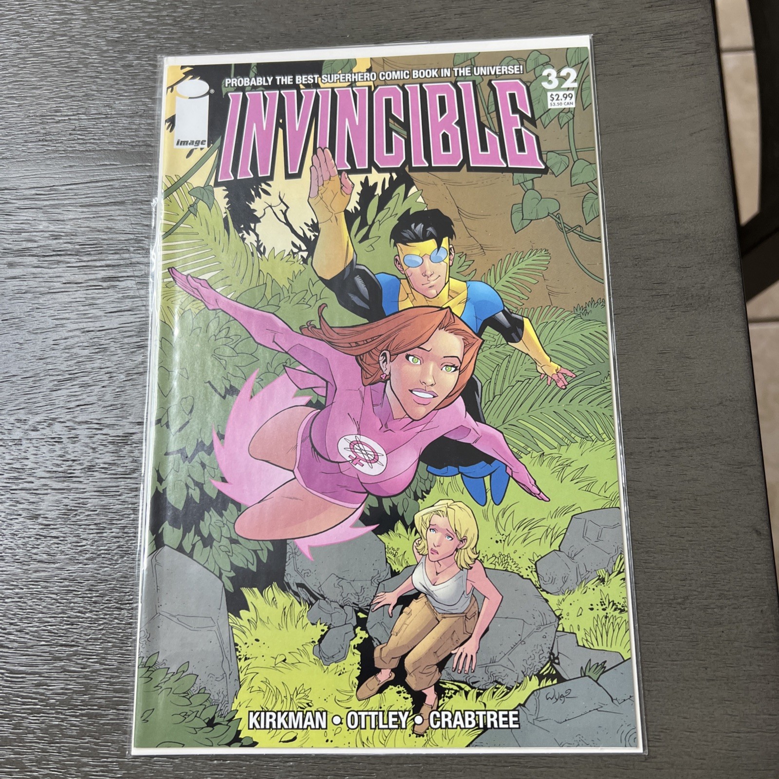 Invincible #32 Atom Eve Angstrom Levy Appearance High Grade Image Comics 2006. Invincible #32 Atom Eve Angstrom Levy Appearance High Grade Image Comics 2006.