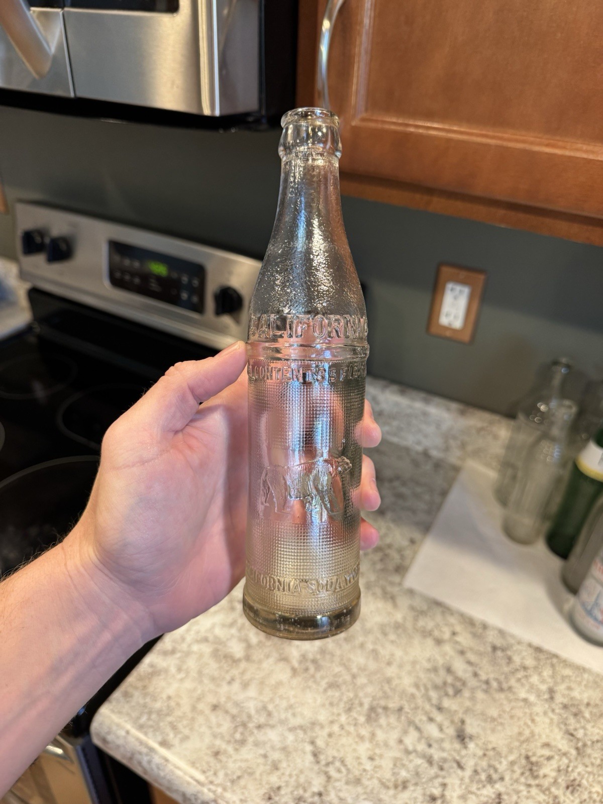CALIFORNIA SODA WORKS CO. STOCKTON, CALIFORNIA CROWN TOP SODA WITH BEAR EMBOSSED