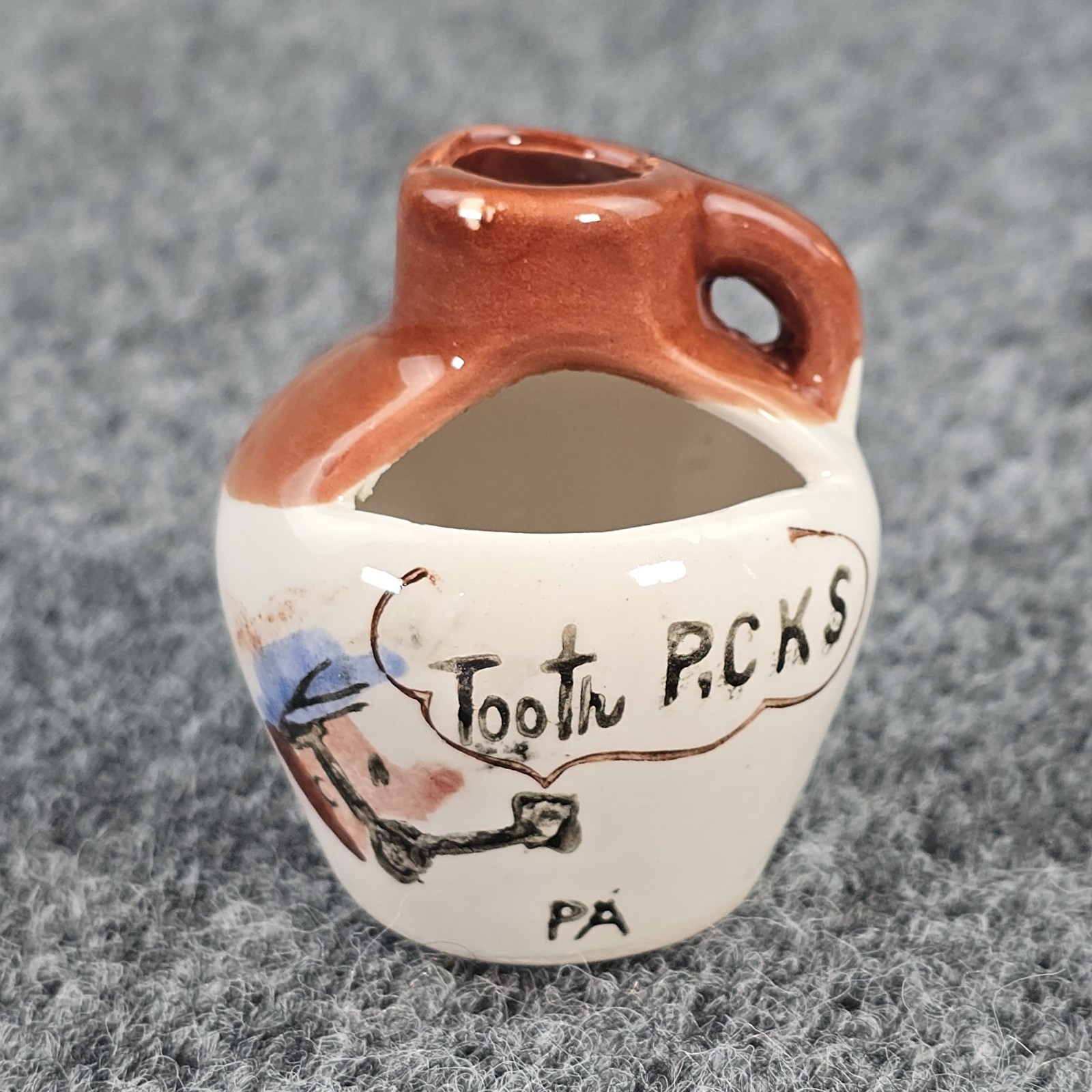Vintage Pennsylvania PA Souvenir Toothpick Holder Ceramic Jug Made in Japan