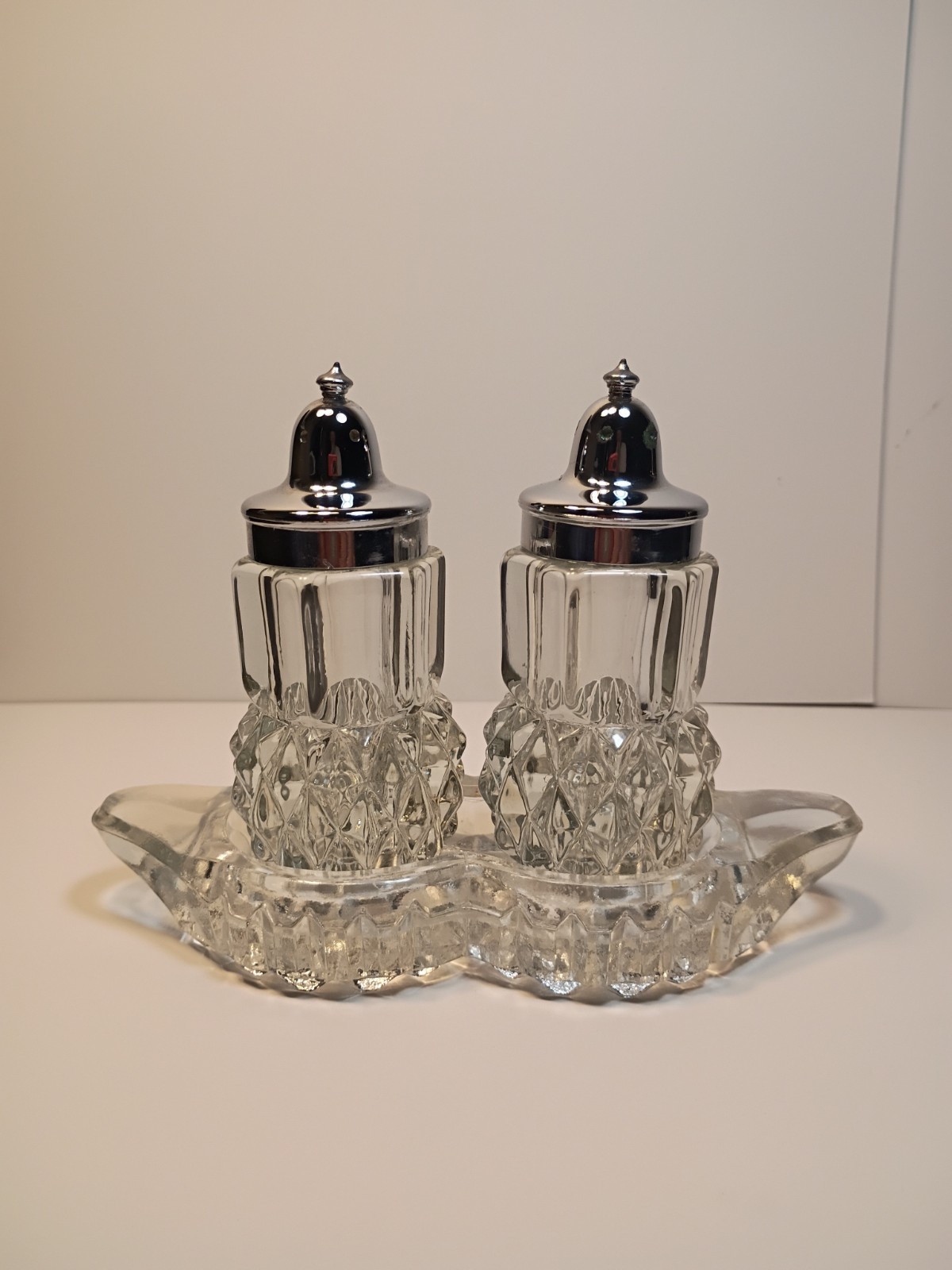 Vintage 1970s Indiana Glass Diamond Point Crystal Salt & Pepper Shakers & Tray Vintage 1970s Indiana Glass Diamond Point Crystal Salt & Pepper Shakers & Tray