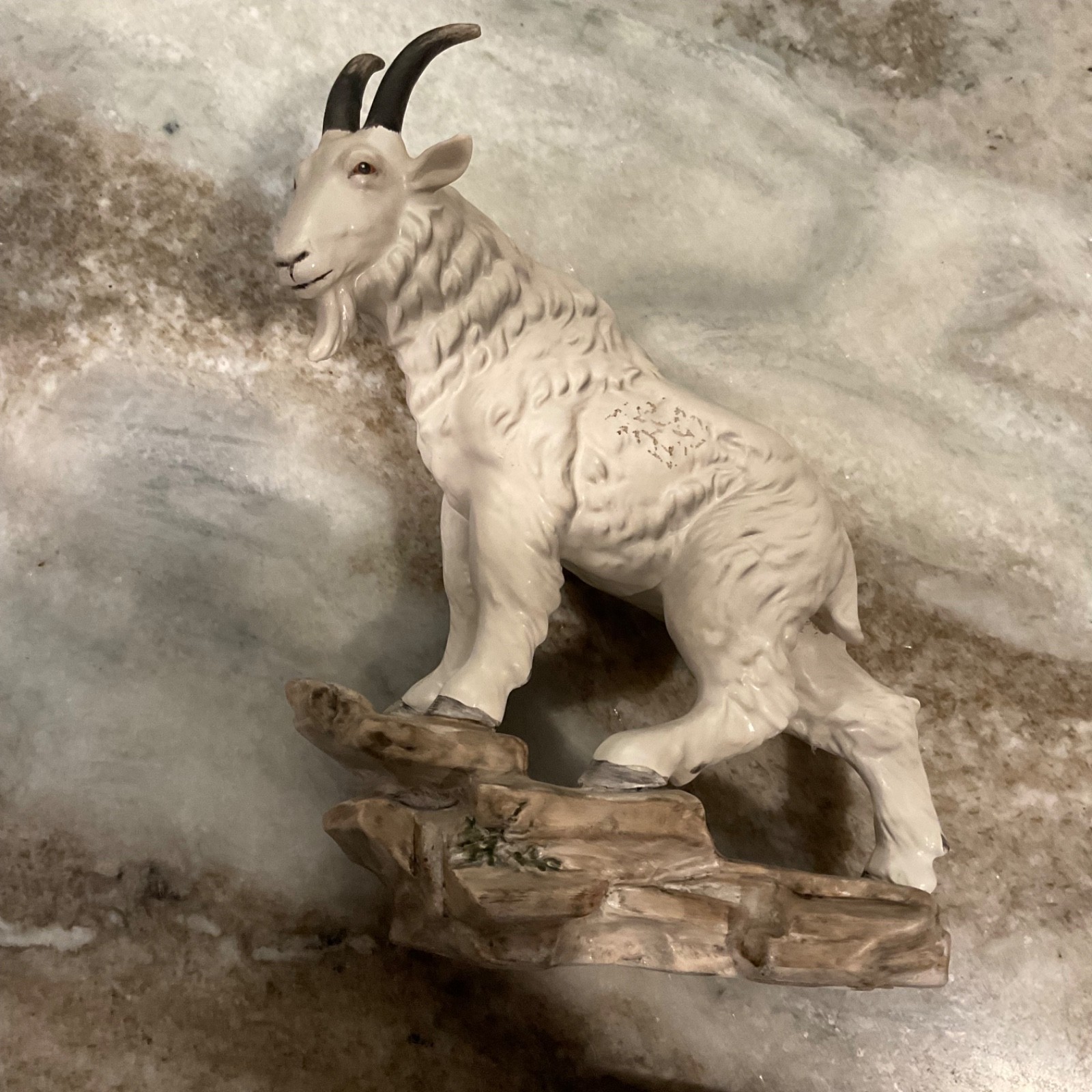 GOEBEL FIGURINE ROCKY MOUNTAIN GOAT  Signed  West GERMANY  No. 312