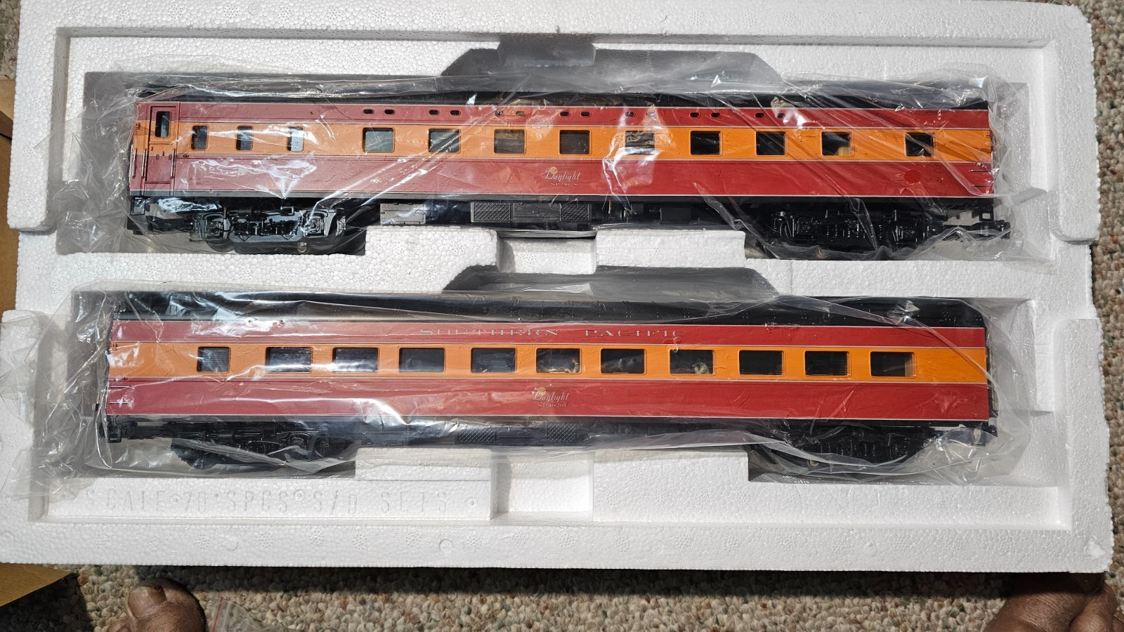 MTH Premier Southern Pacific Daylight 20-64238 70\' Sleeper/Dinner 2 Car Set  NEW