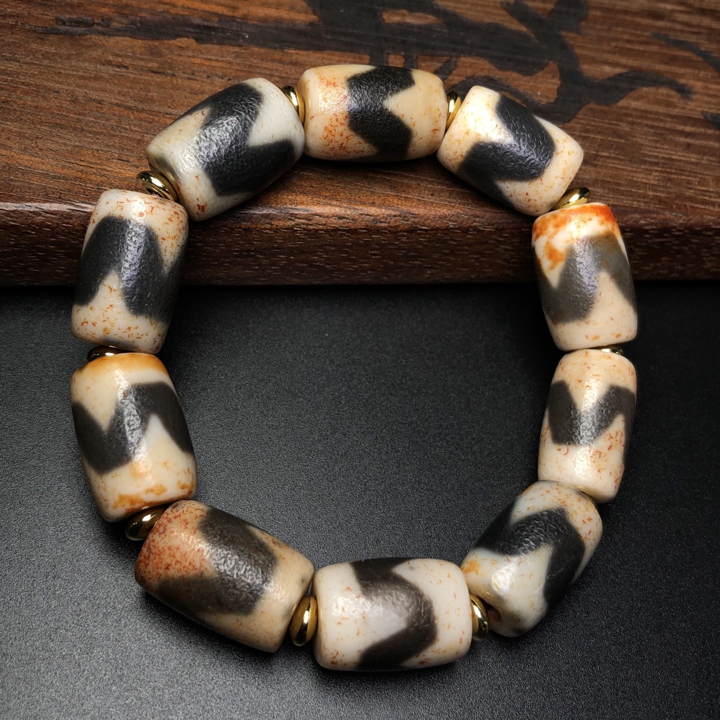 Tibetan Estate Old Cinnabar Tiger Tooth Dzi Bracelet Collectible AgedPatina A482