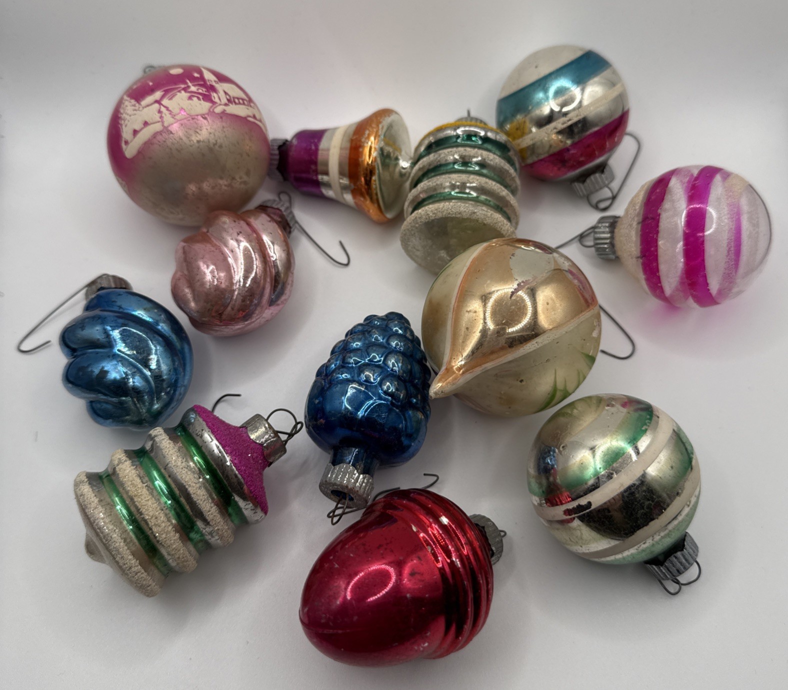 12 GREAT VINTAGE c.1950 SHINY BRITE CHRISTMAS ORNAMENTS No BOX: SHAPES + STRIPES 12 GREAT VINTAGE c.1950 SHINY BRITE CHRISTMAS ORNAMENTS No BOX: SHAPES + STRIPES