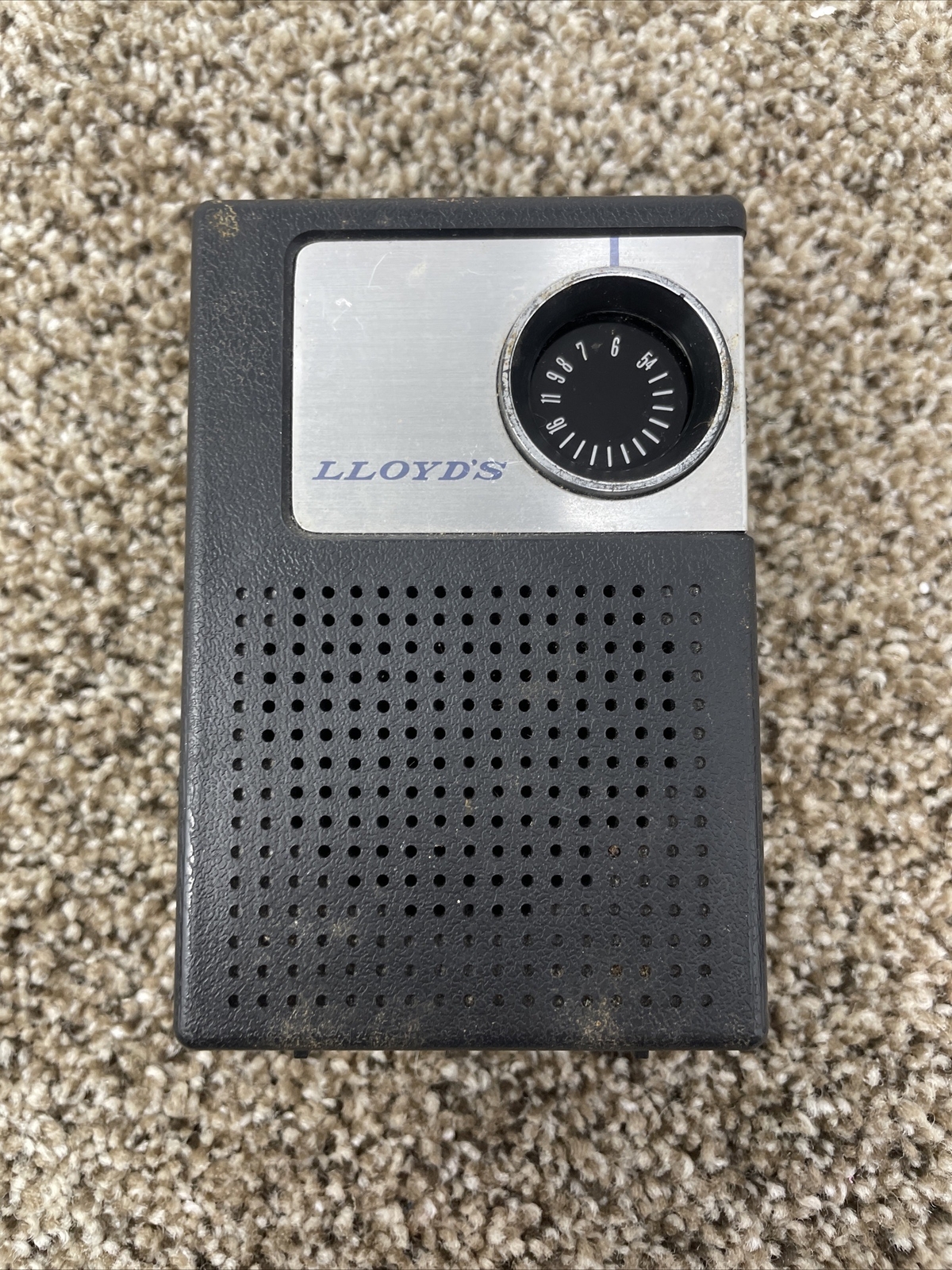 Vintage LLOYD'S Transistor Radio Working