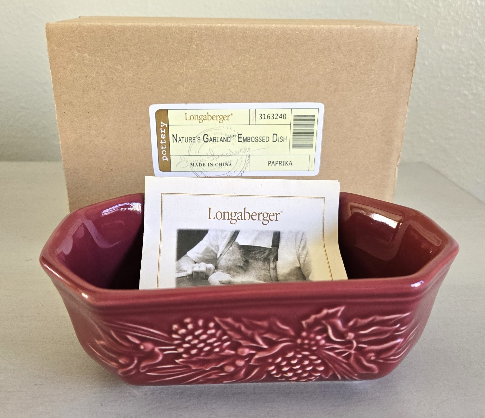 NIB Longaberger Nature's Garland Christmas Holiday Paprika Embossed Dish Bowl