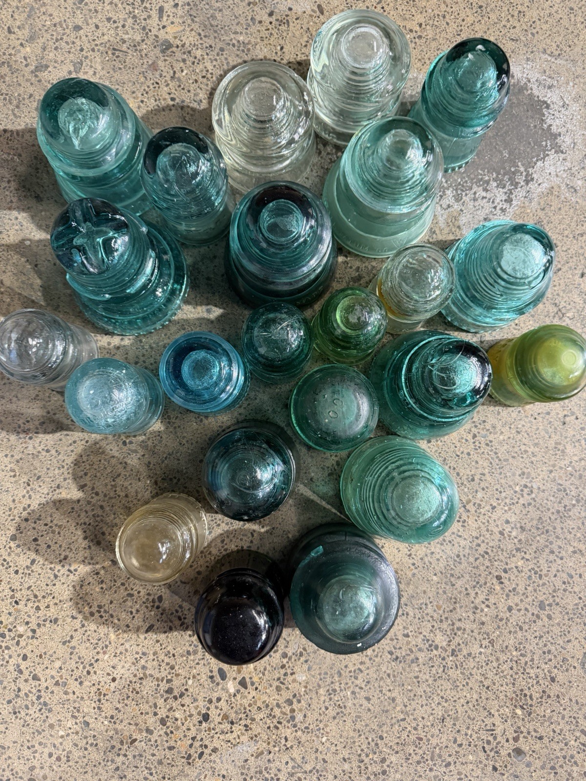 Vintage Glass Electrical Insulators Lot of 23 – Hemingray Whitall Tatum Vintage Glass Electrical Insulators Lot of 23 – Hemingray Whitall Tatum