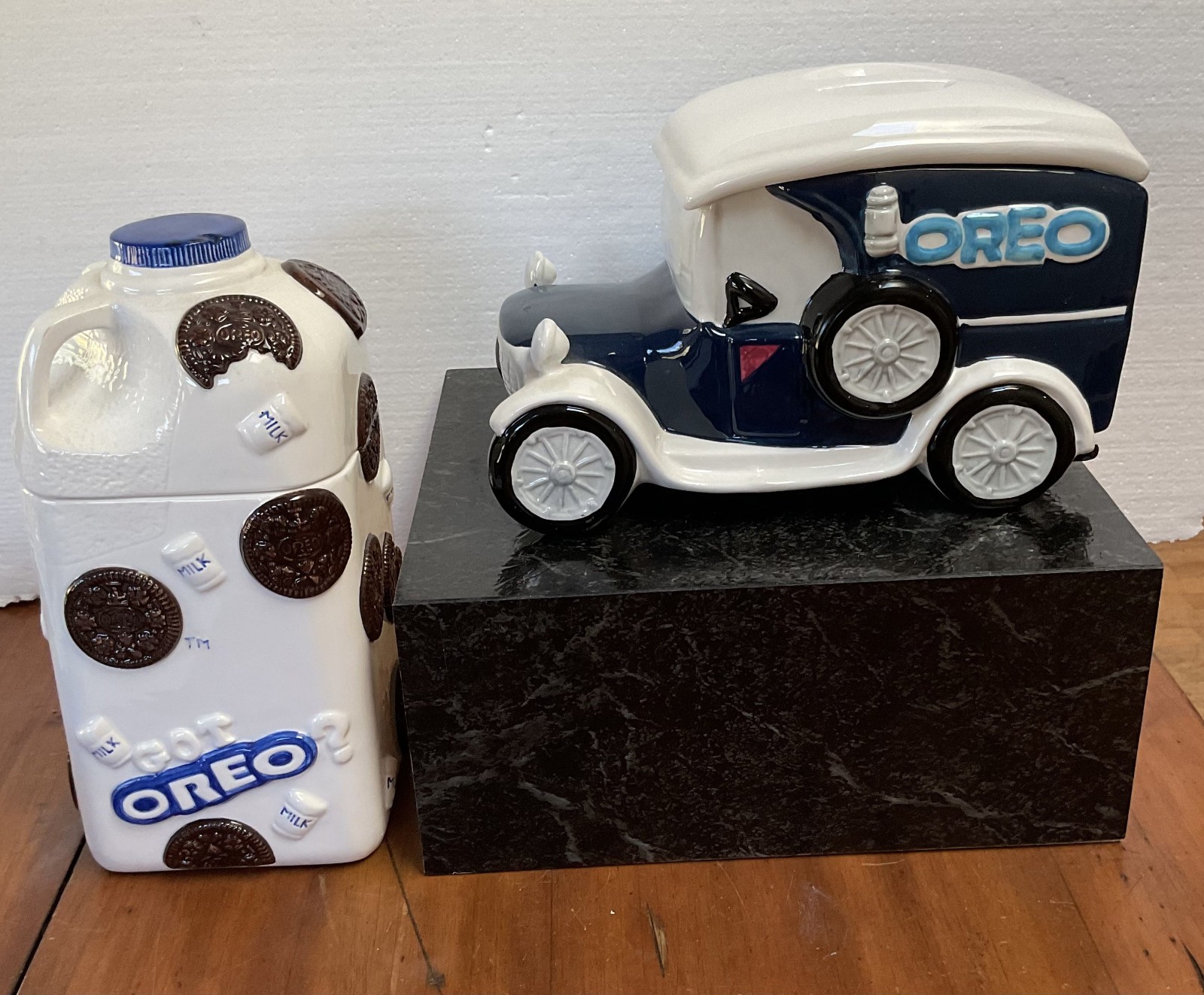 Lot Of 2 Vintage Nabisco Oreo Cookie Jug/jar -  Delivery Truck Houston Harvest