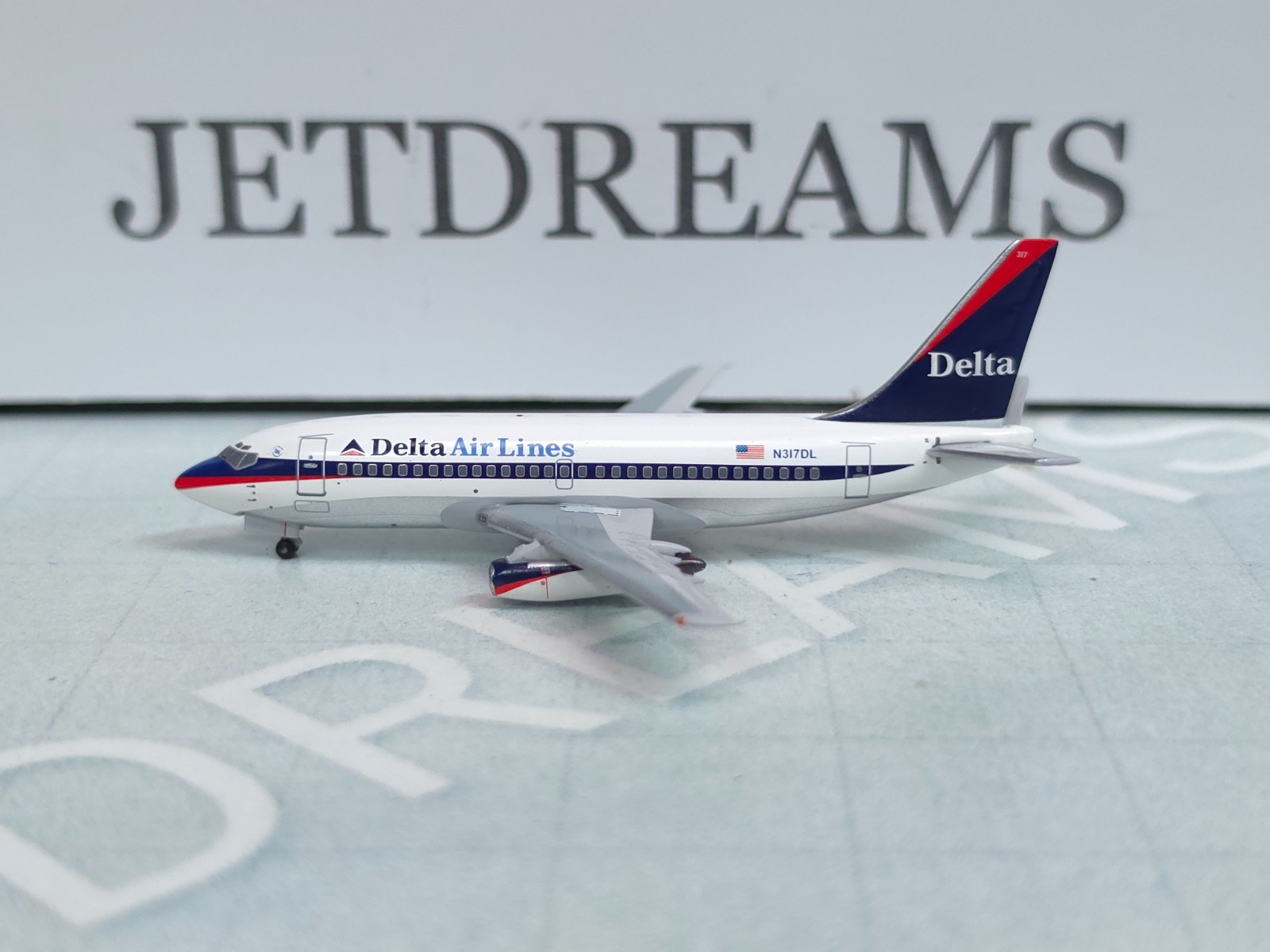 1/400 DELTA AIR LINES BOEING 737-200 1997'S INTERIM COLORS N317DL AEROCLASSICS