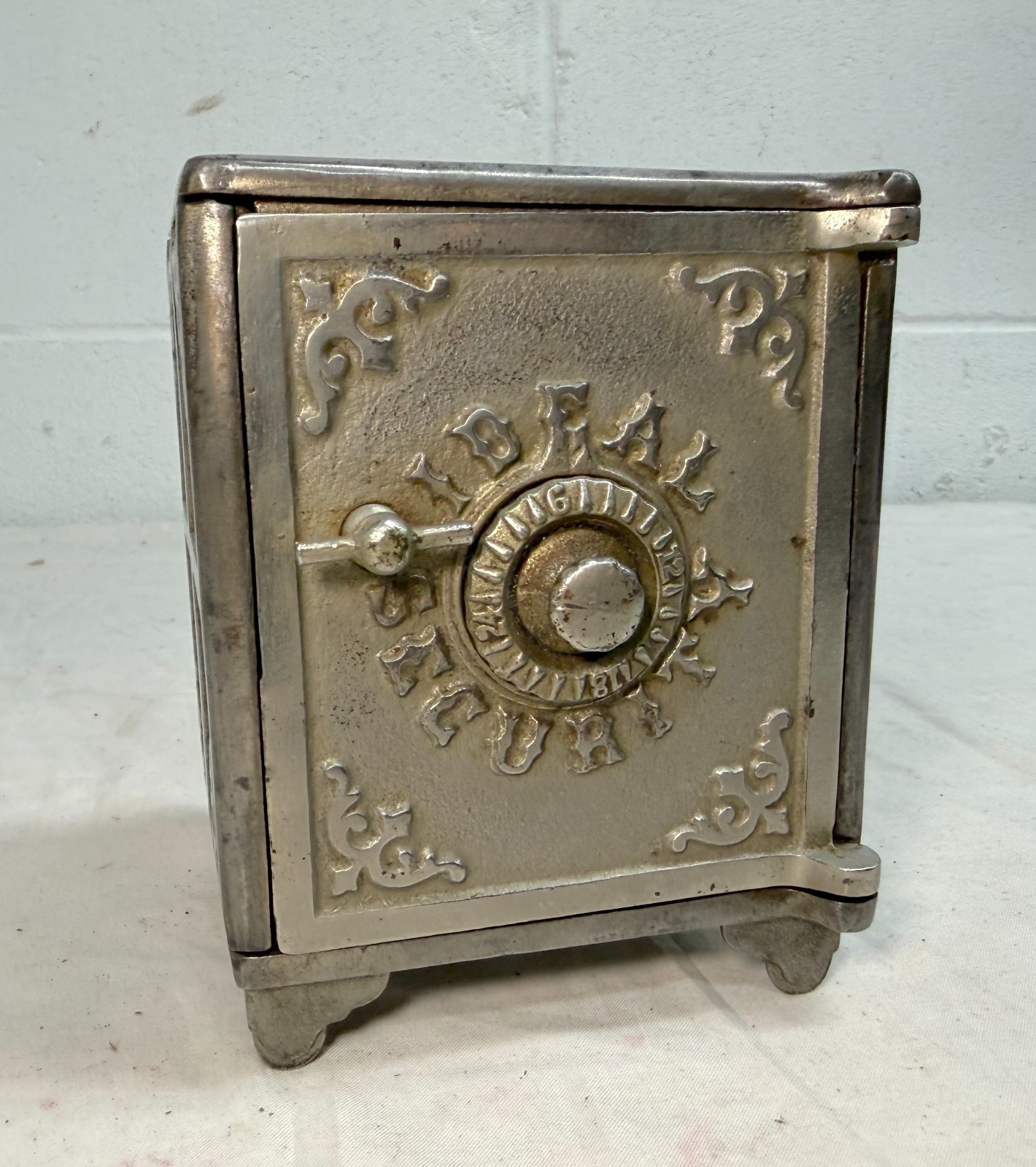 Antique 19th century Cast Iron Ideal Security Safe lock Deposit Coin Still Bank Antique 19th century Cast Iron Ideal Security Safe lock Deposit Coin Still Bank