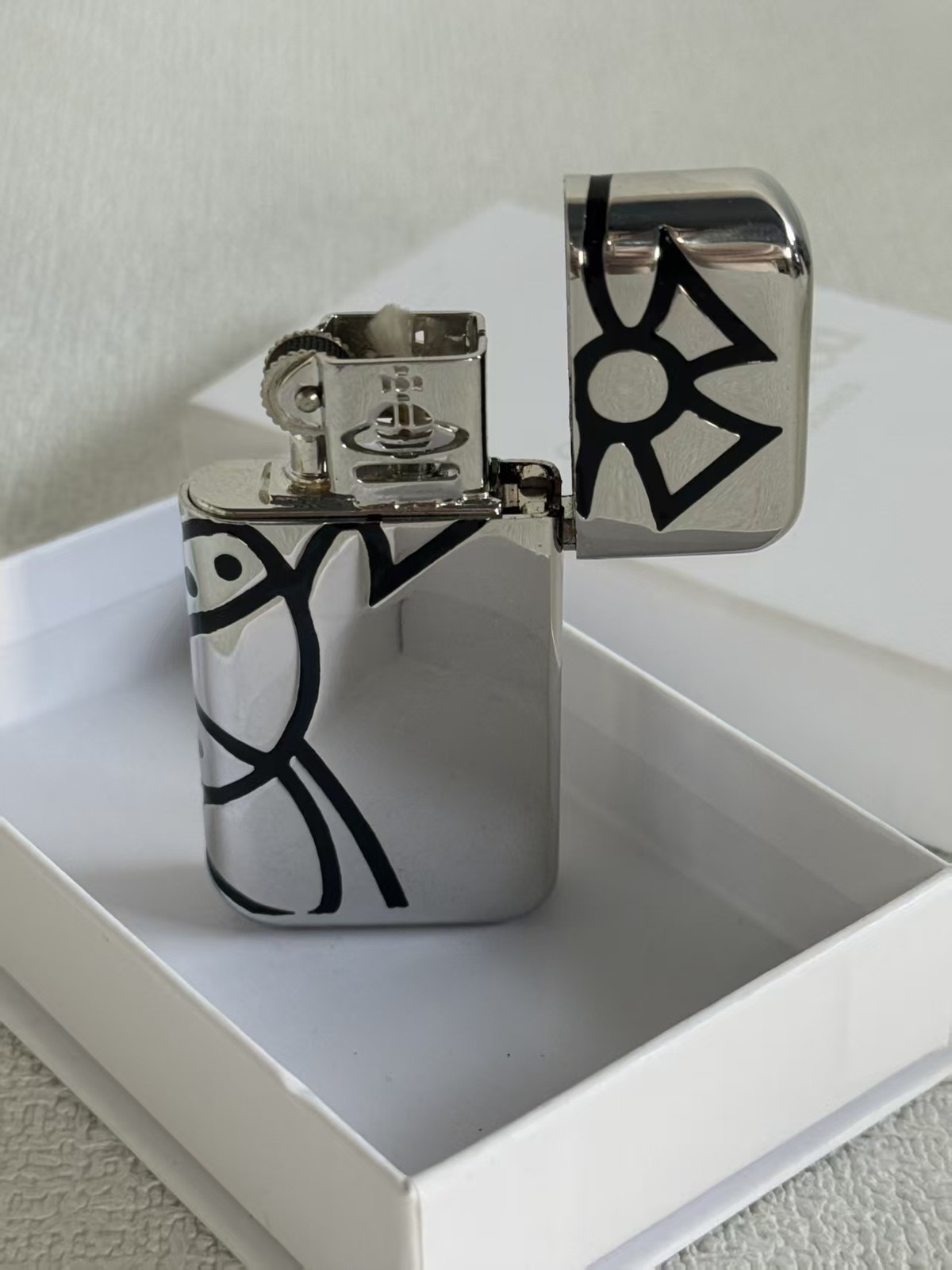 *US Seller* Vivienne Westwood Vintage Oil Lighter Orb Pattern Silver Color Zippo