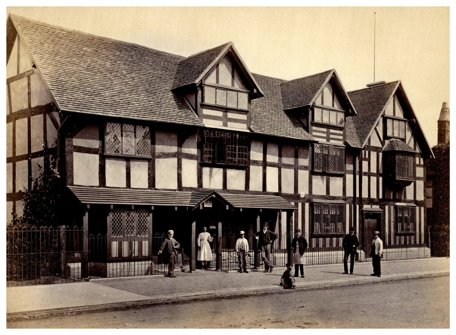 Francis Bedford, England, Stratford-on-Avon, Men in front of Shakespeare's 