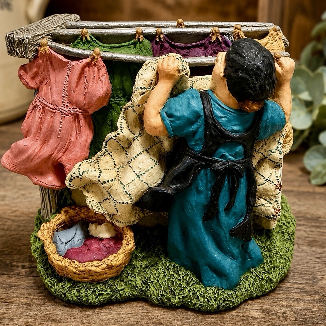 Vintage 1997 June McKenna Monday’s Wash Day Amish Laundry Folk Art Figurine
