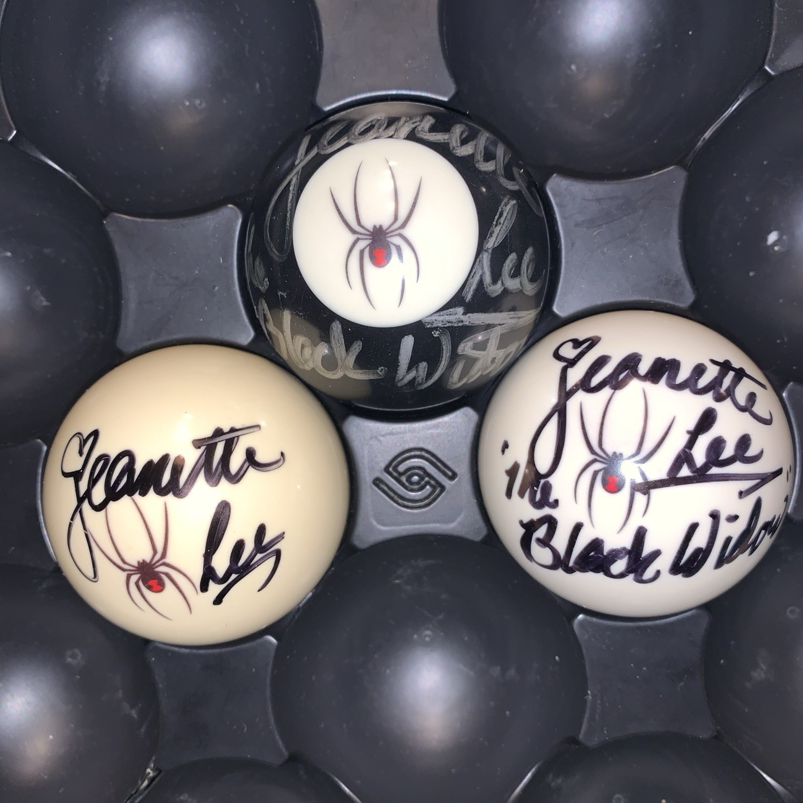 Signed JEANETTE LEE The Black Widow Logo Black Eight 8-Ball Autographed: Rare Signed JEANETTE LEE The Black Widow Logo Black Eight 8-Ball Autographed: Rare