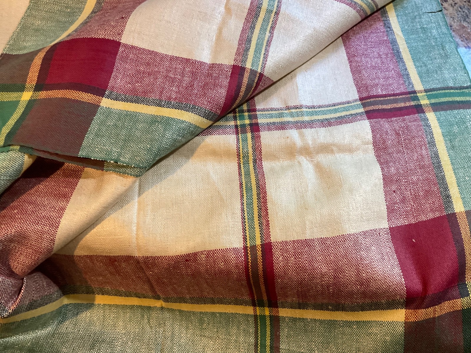 Vintage Linen Plaid Tablecoth 50x50 Red,White,Green w Tags Czech 4 Napkins Vintage Linen Plaid Tablecoth 50x50 Red,White,Green w Tags Czech 4 Napkins