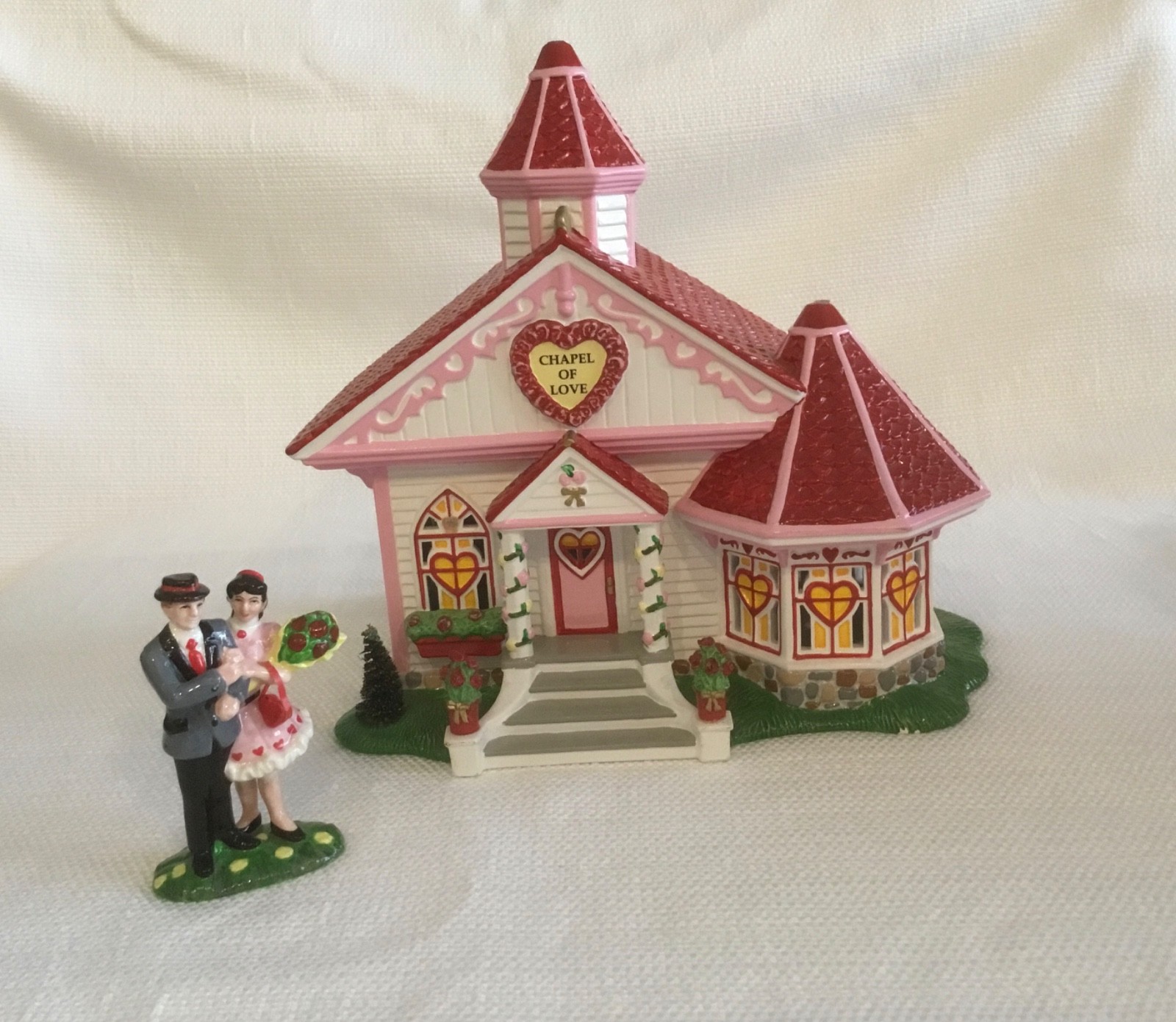 Dept 56  Chapel Of Love  Celebrate Love Series Church & Figure (No Cord)