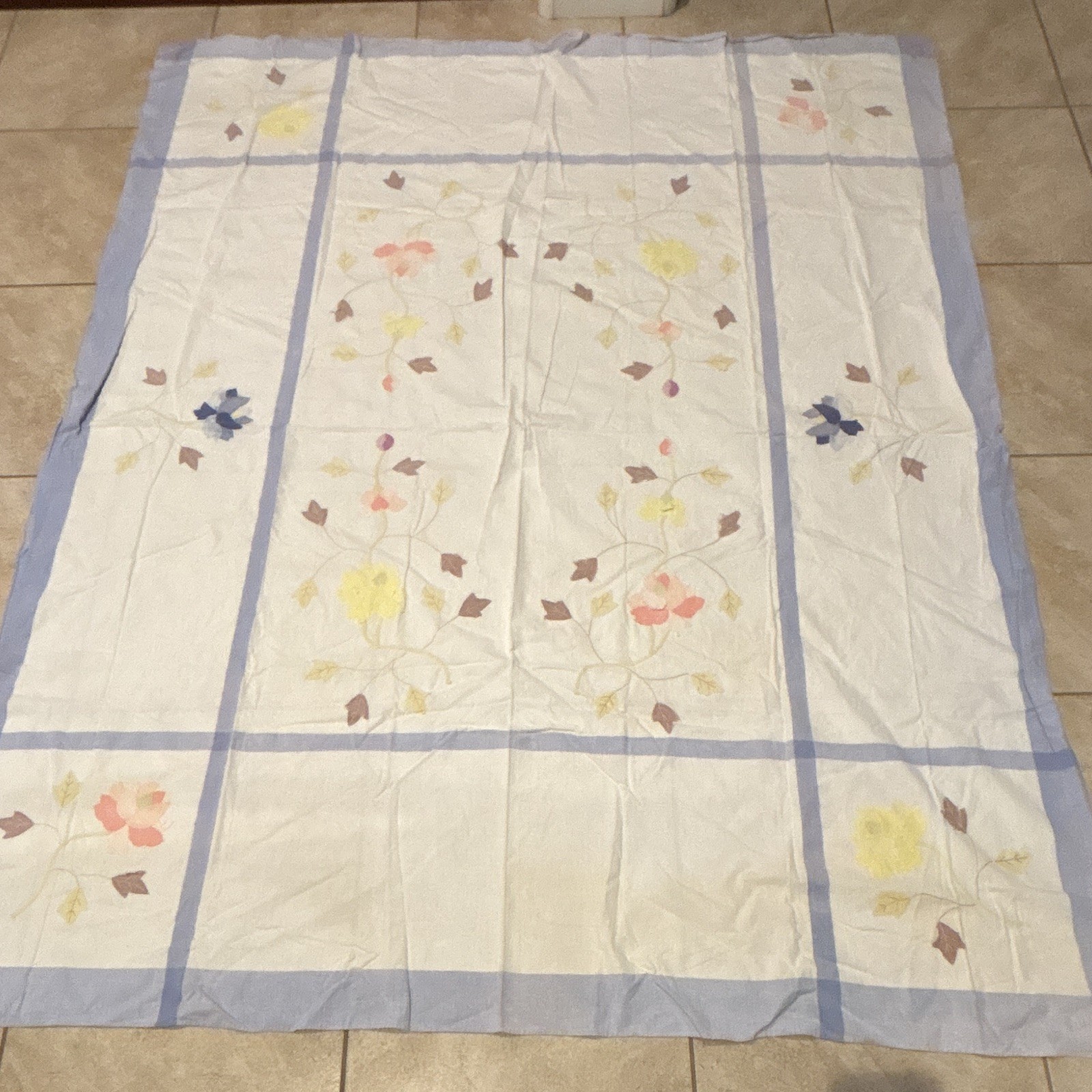 Large Vintage Embroidered Appliqué Floral Design Linen Tablecloth 84x64 Mid Cent Large Vintage Embroidered Appliqué Floral Design Linen Tablecloth 84x64 Mid Cent
