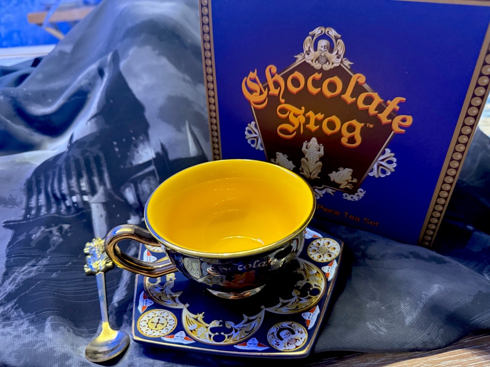 Wizarding World Chocolate Frog 3-Piece Tea Cup Saucer Spoon Set Blue/Gold Wizarding World Chocolate Frog 3-Piece Tea Cup Saucer Spoon Set Blue/Gold
