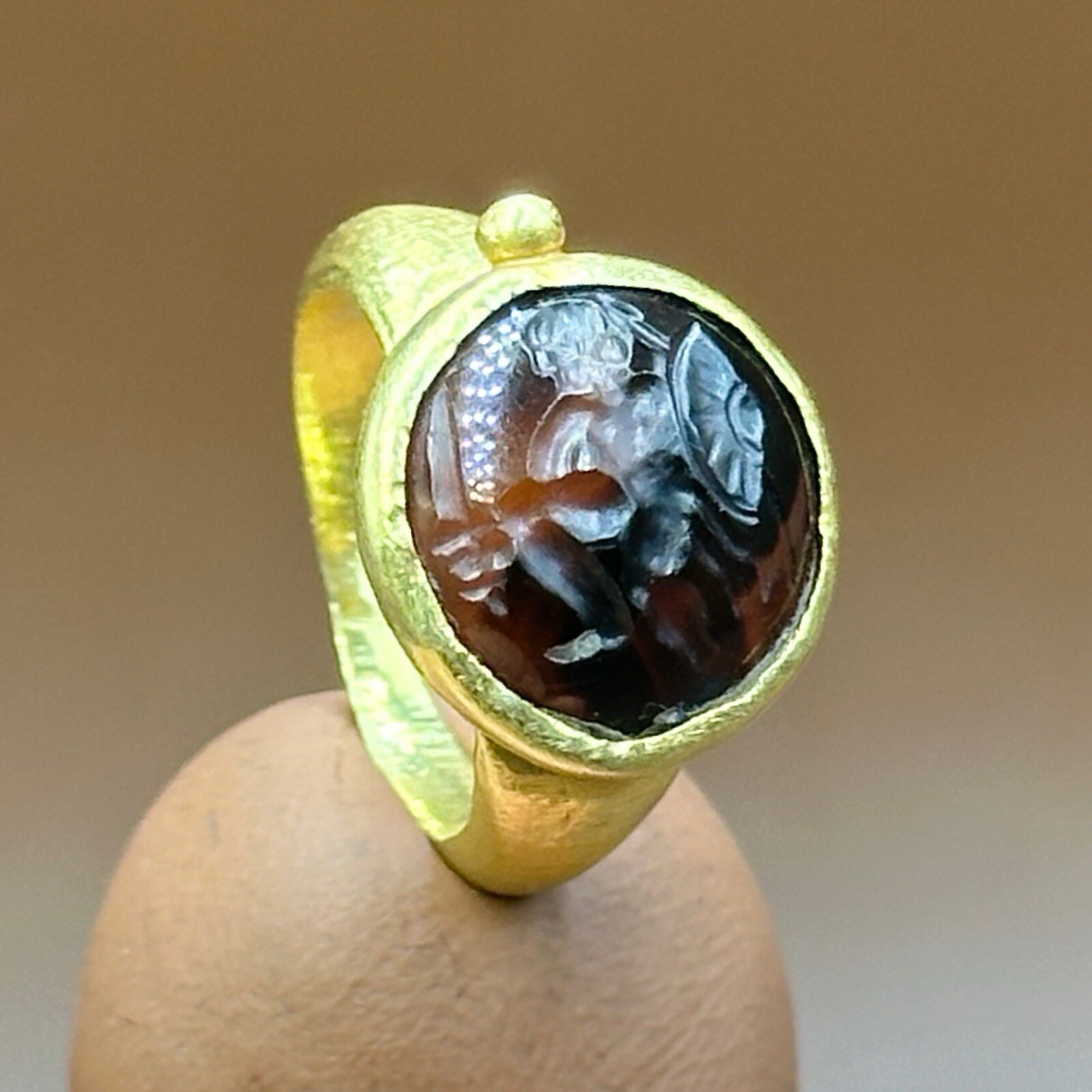 Genuine Ancient Roman Old 18k Karat gold ring Man With Sword And Shield intaglio Genuine Ancient Roman Old 18k Karat gold ring Man With Sword And Shield intaglio