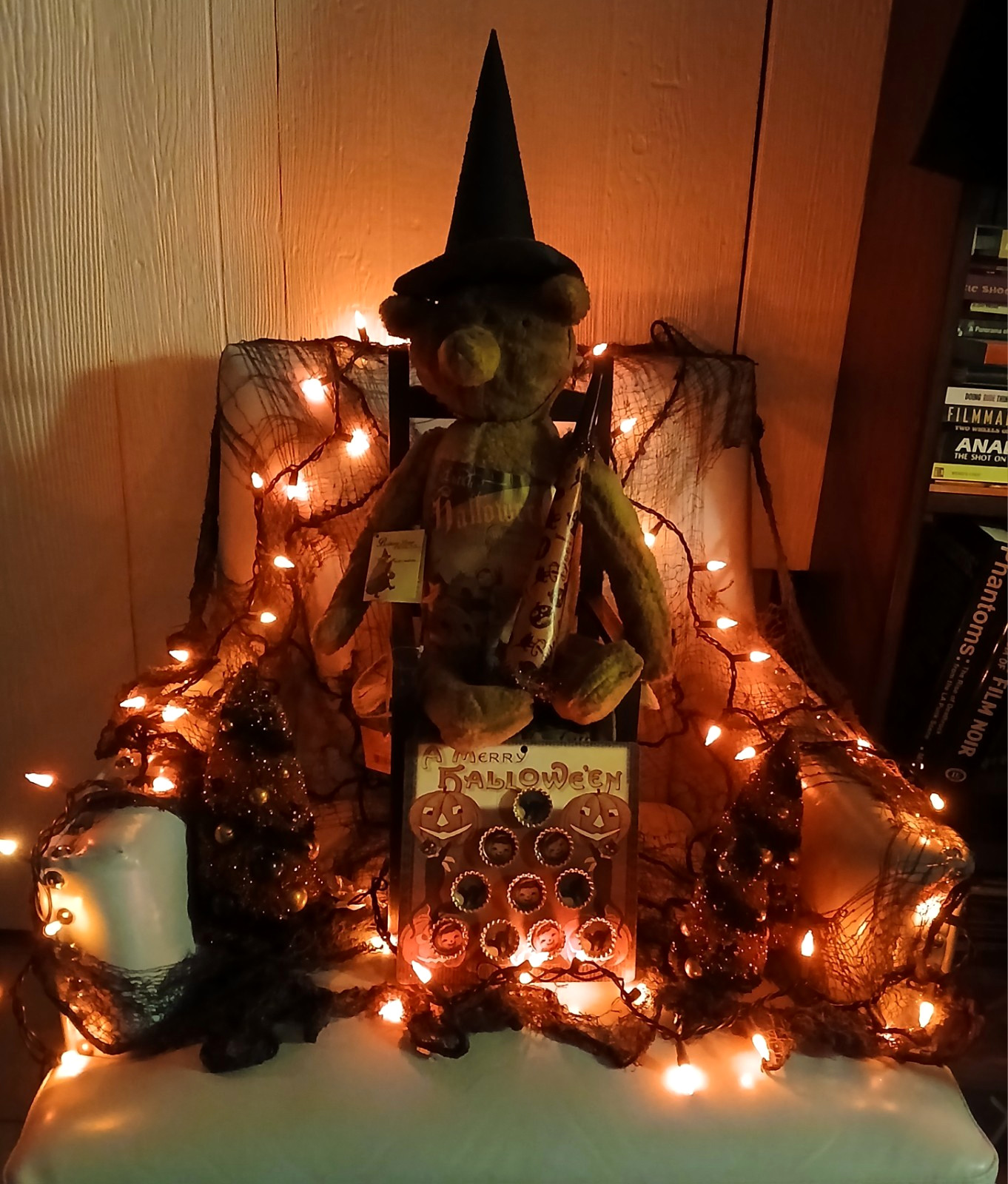 VTG RARE  Bethany Lowe Lucky Halloween  Bear w/ Original Hat & Horn & Extras